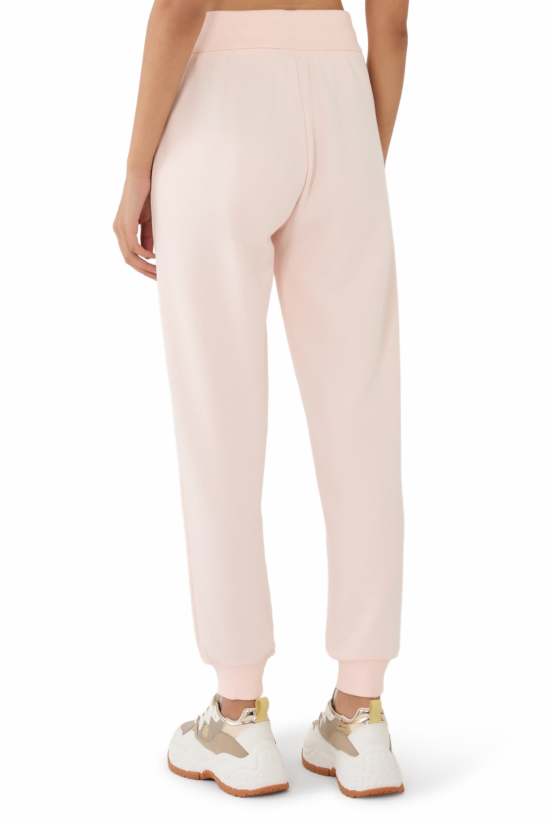 بنطال رياضي بشعار الماركة بإصدار لرمضان