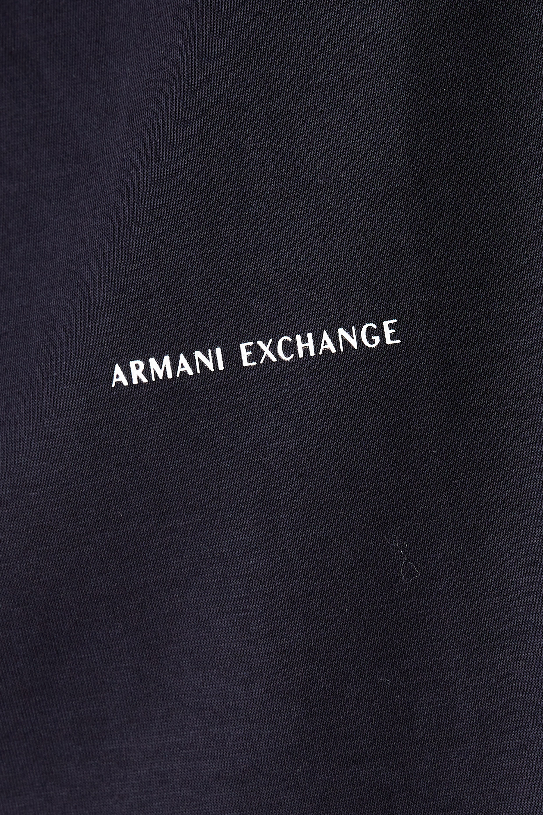 تيشيرت بشعار الماركة قطن