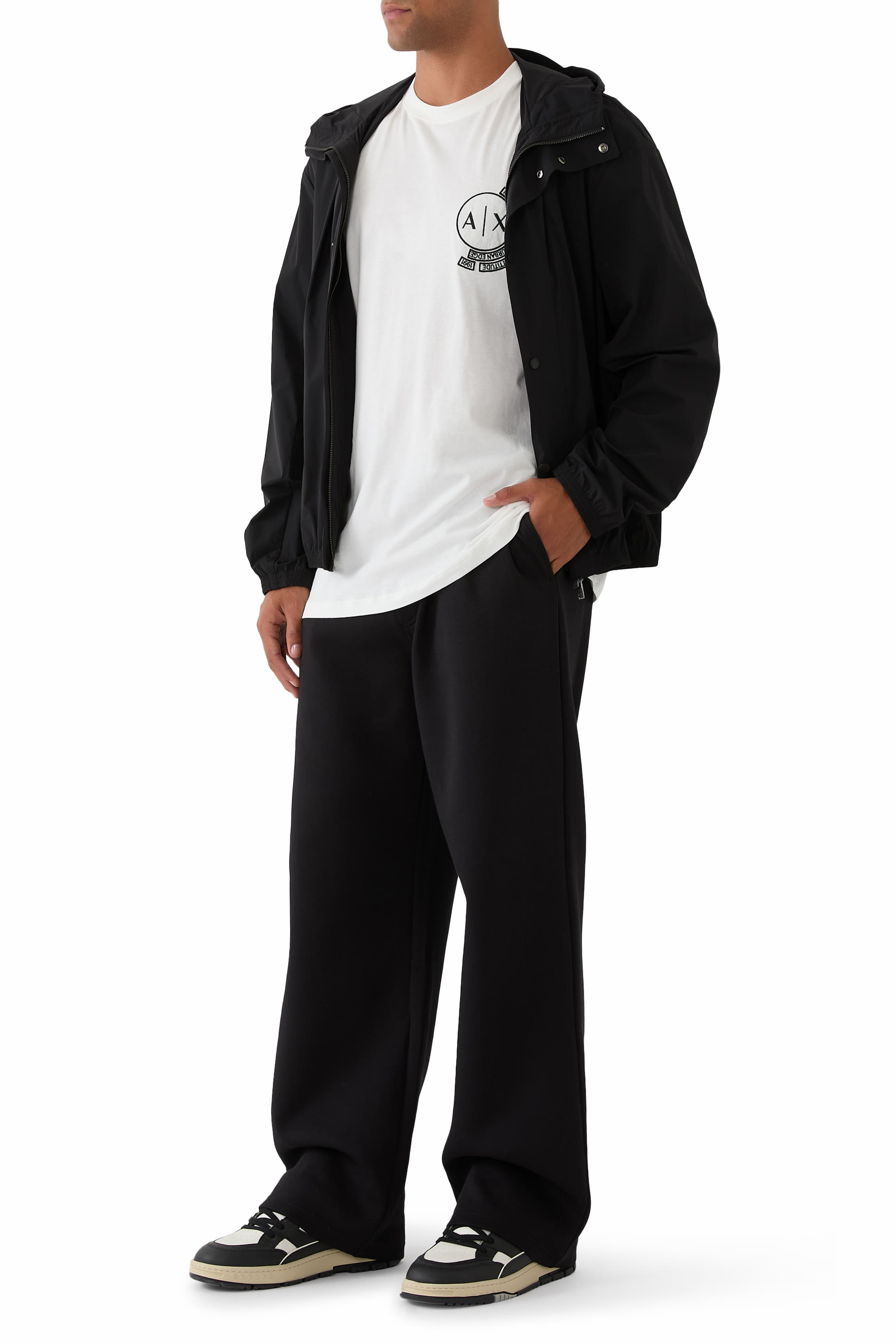 تيشيرت برقعة بشعار الماركة