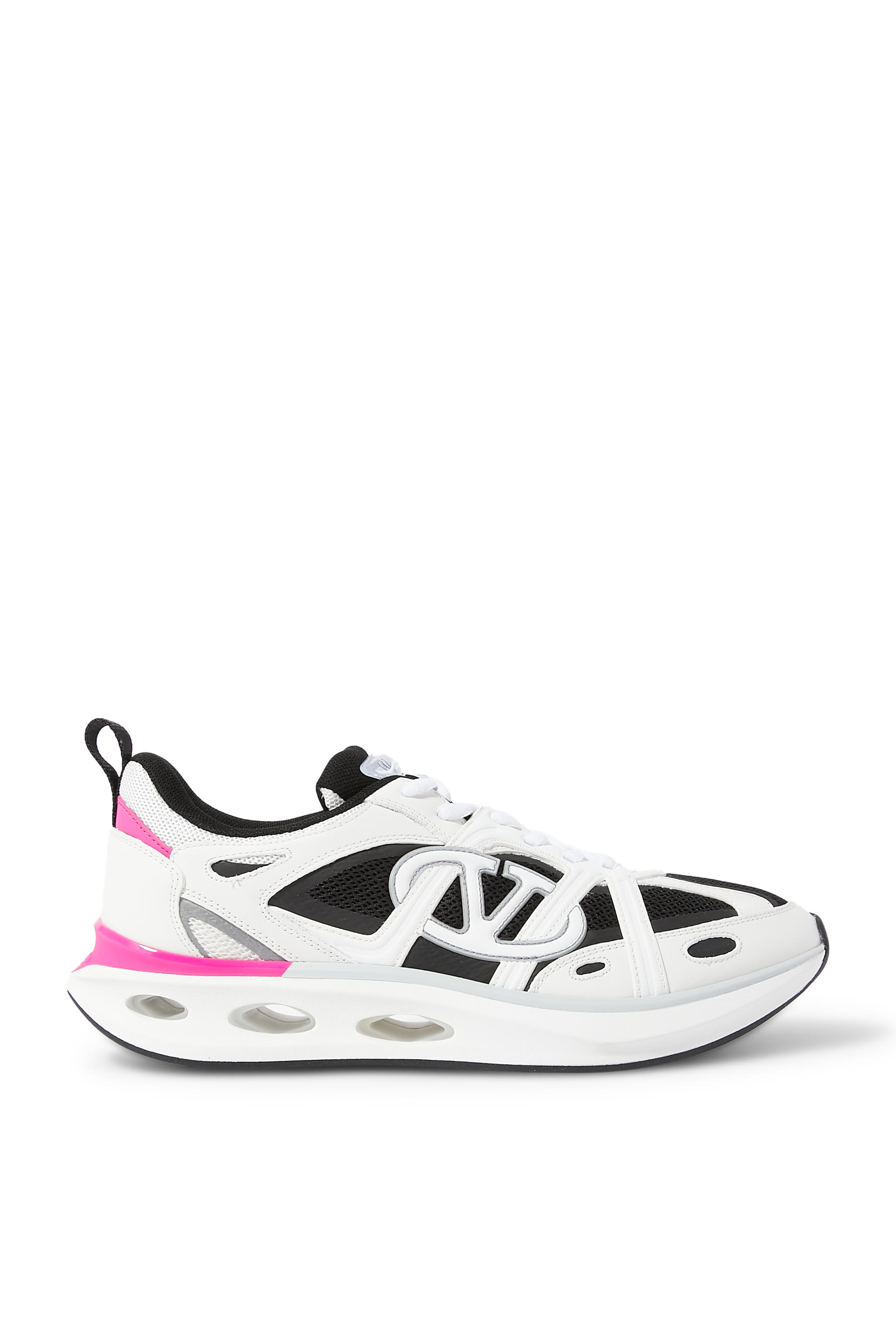 سنيكرز إيزيجوغ بشعار الماركة