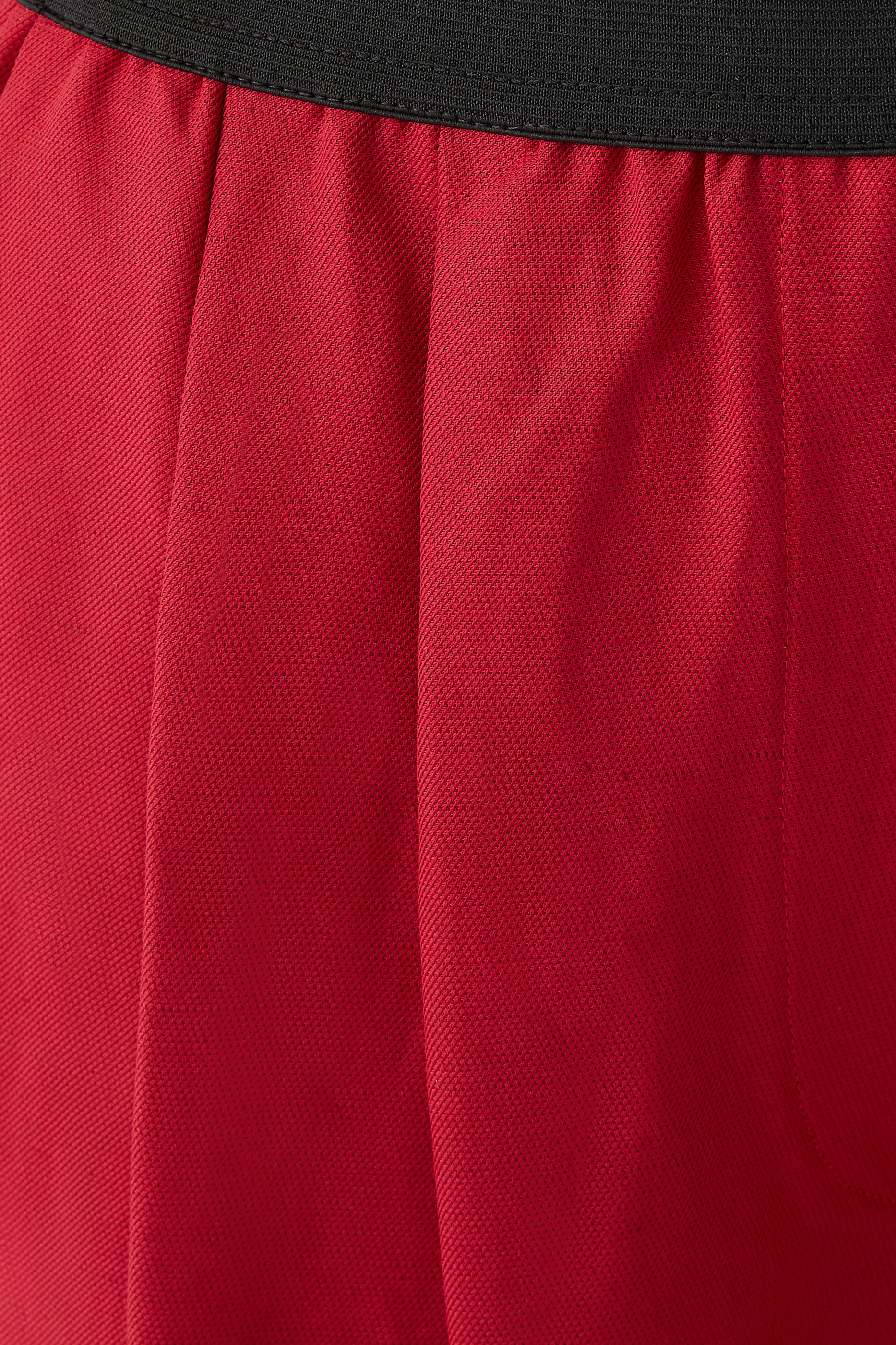 بنطال تاكاروا مطاطي