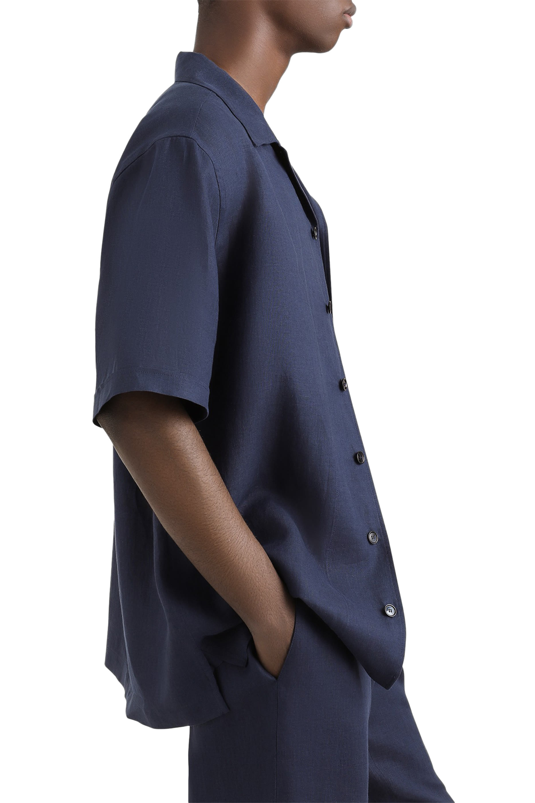 قميص مطرز بشعار الماركة كتان