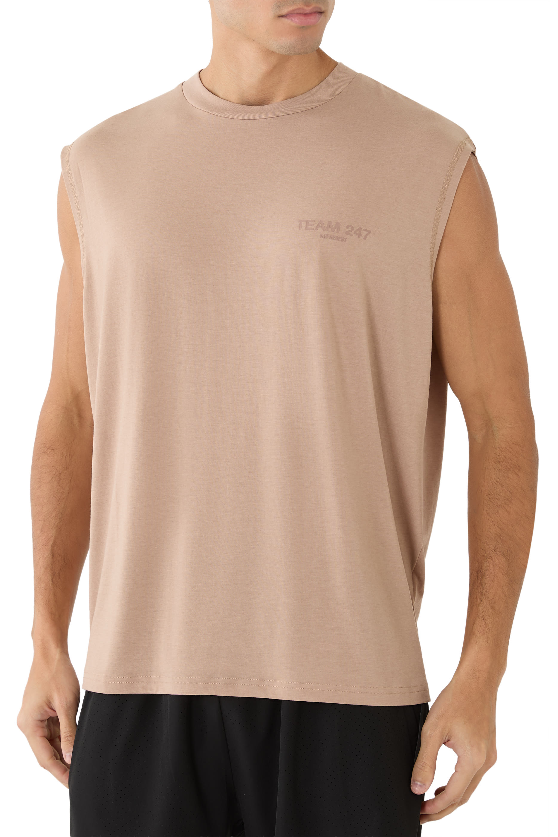 بلوزة بقصة فضفاضة بلا أكمام ونقشة تيم 247