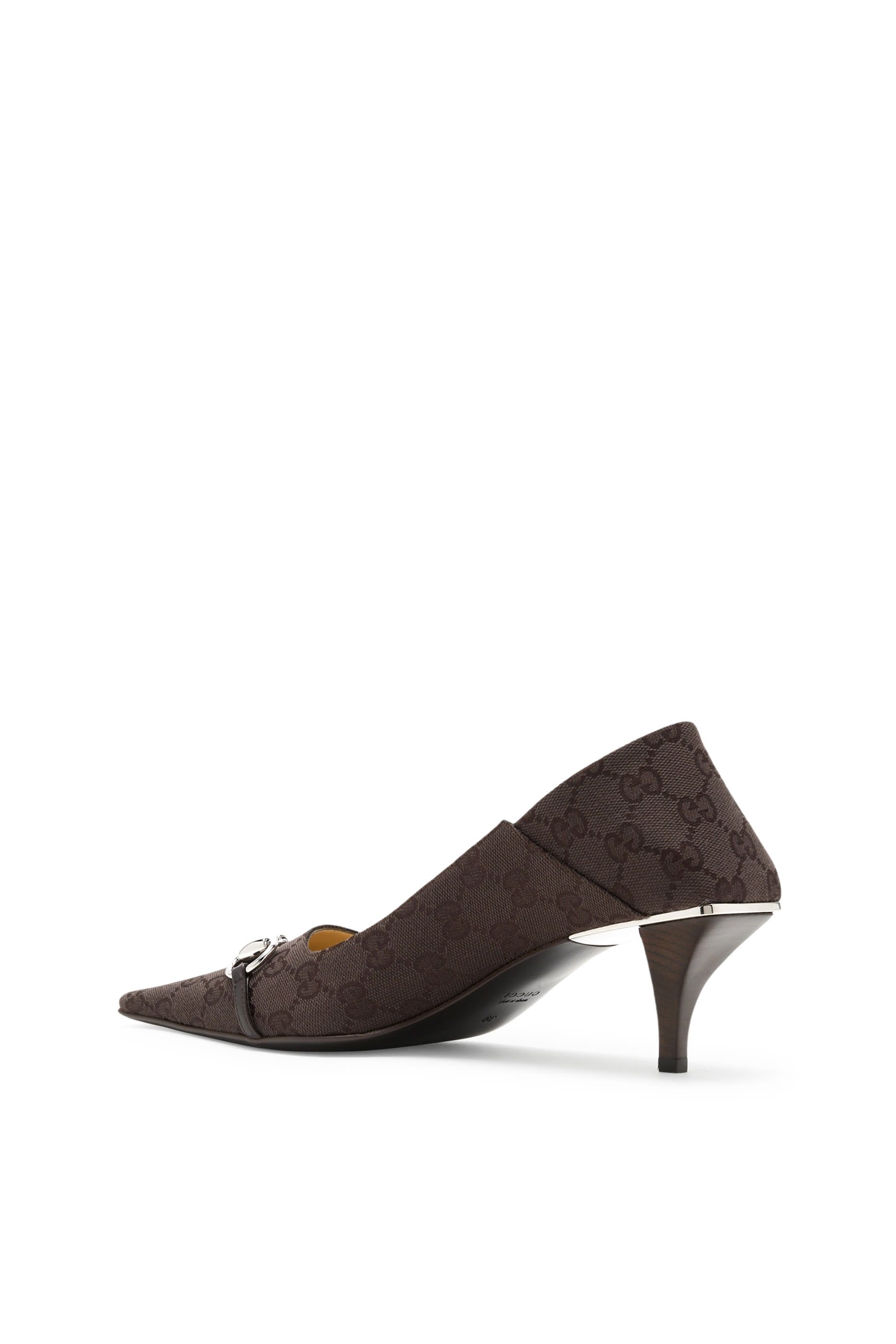 حذاء كلاسيك فيتوريا 55 بشعار الماركة 