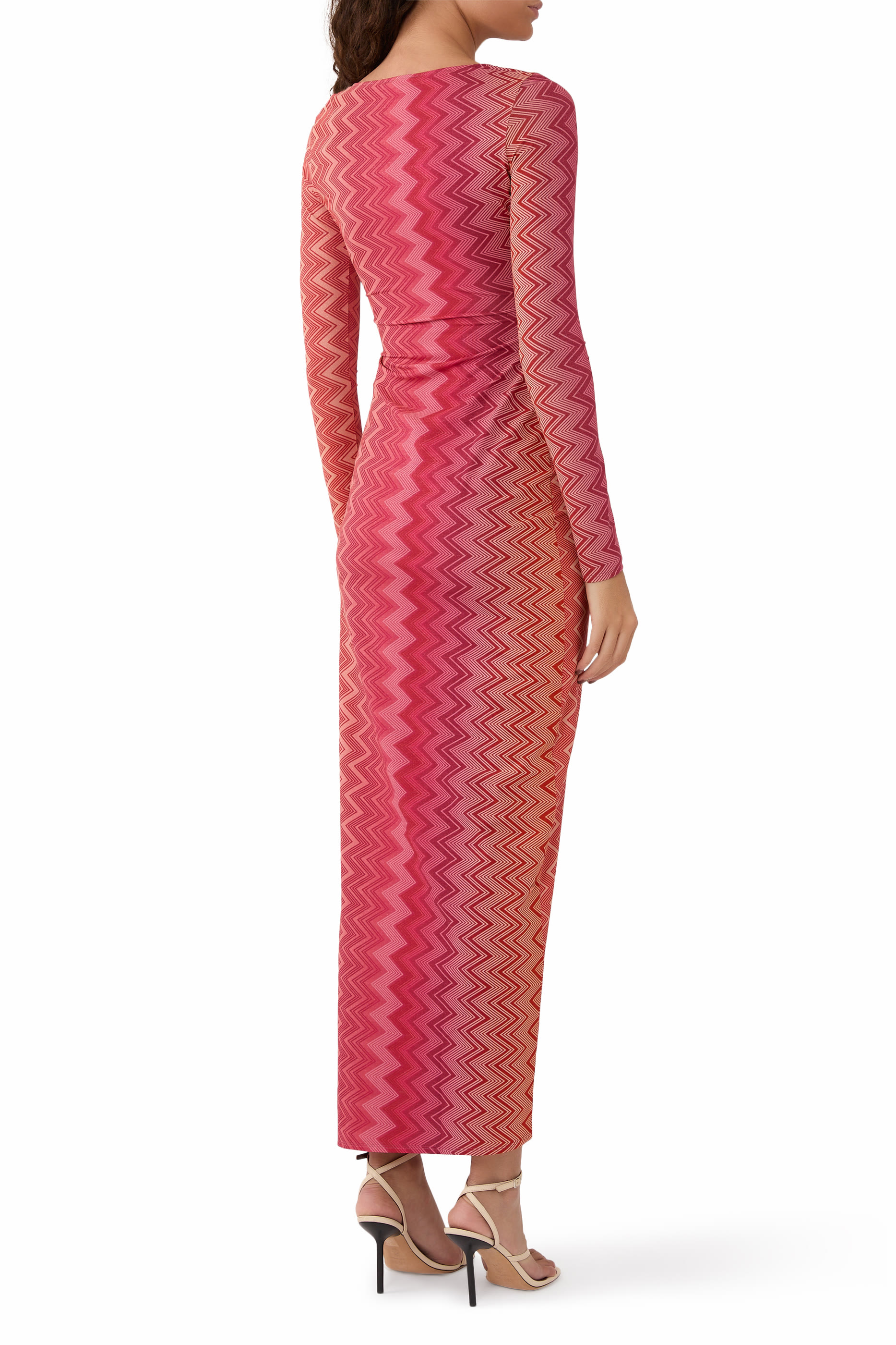 فستان للارتداء فوق ملابس السباحة بنقشة خطوط متعرجة