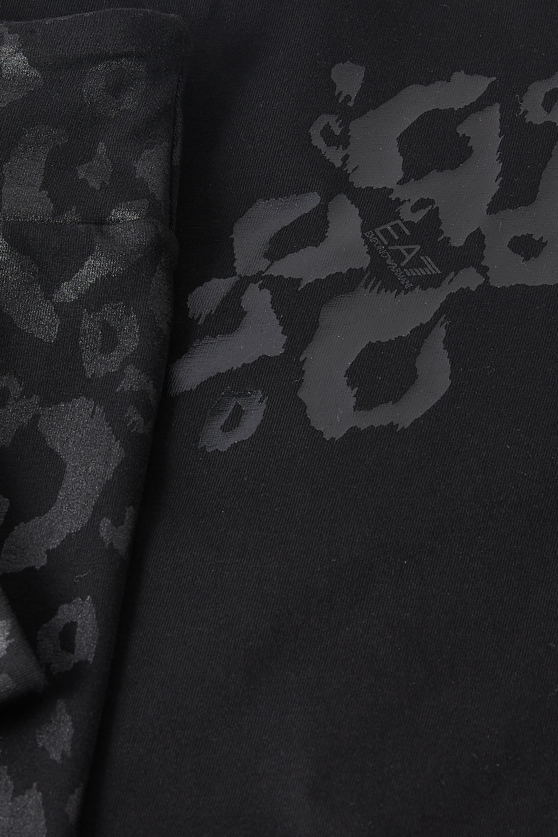 بدلة رياضية بشعار الماركة للأطفال