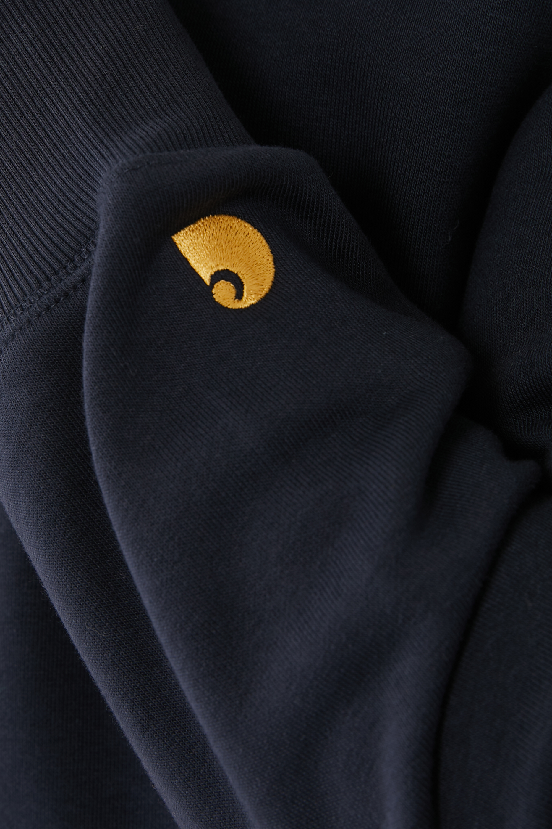 سويت شيرت تشايس بغطاء رأس