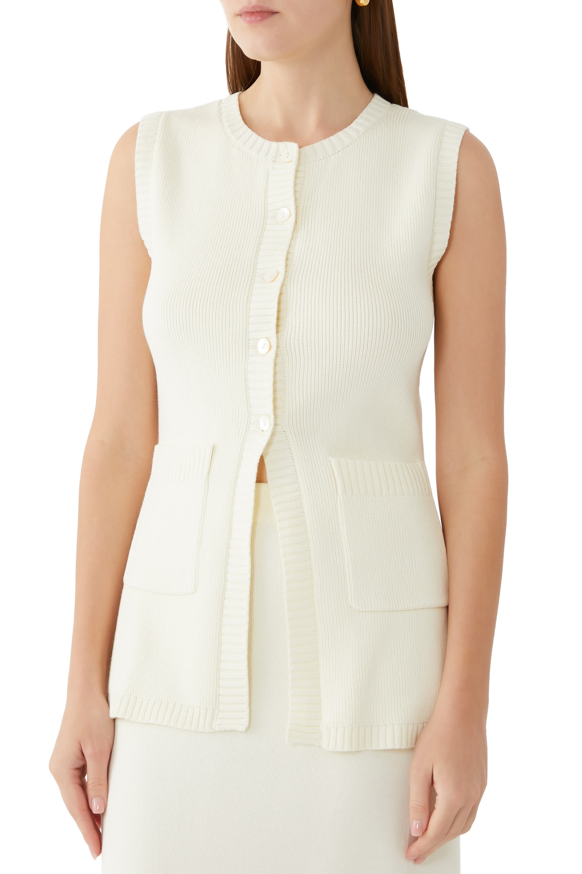 بلوزة كودي بلا أكمام