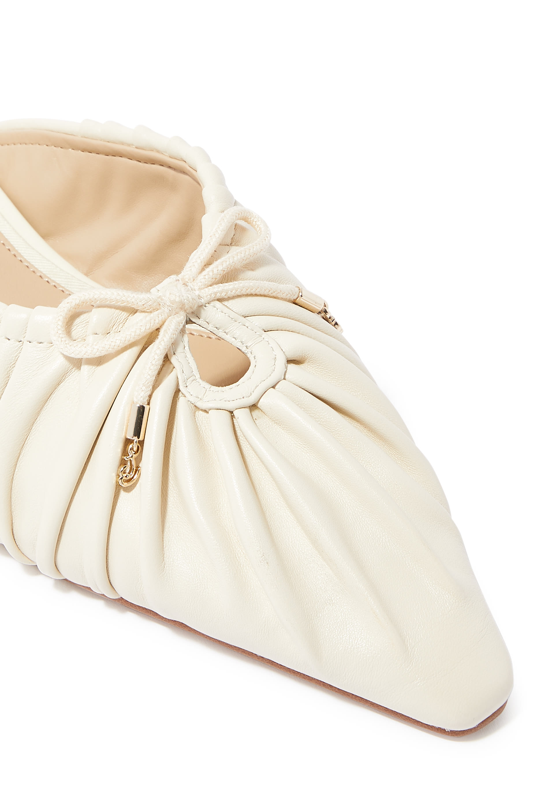 حذاء جوليا مفتوح من الخلف بمقدمة مدببة