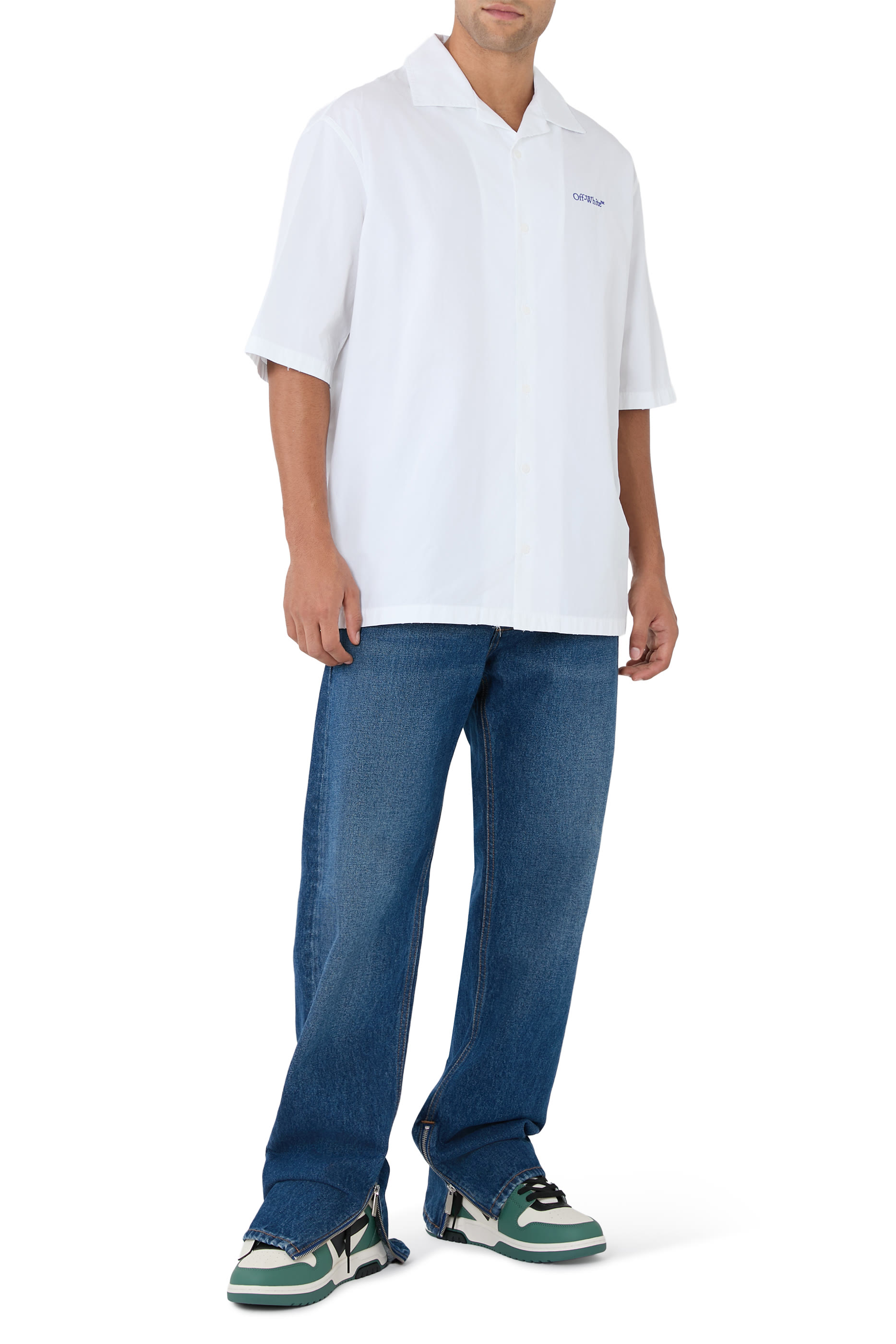 سنيكرز اوت اوف اوفيس