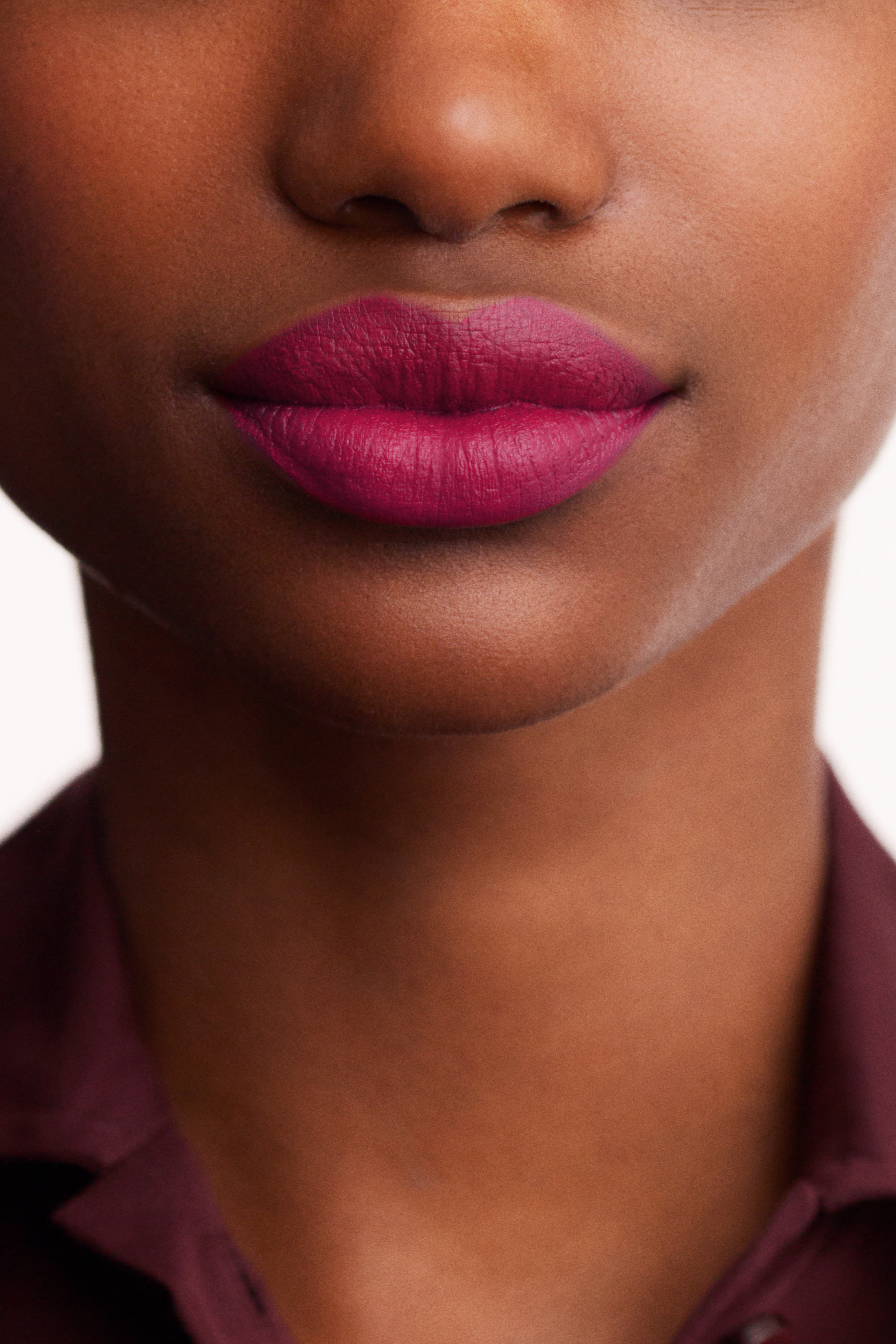 أحمر شفاه روج غير لامع درجة روز نوي