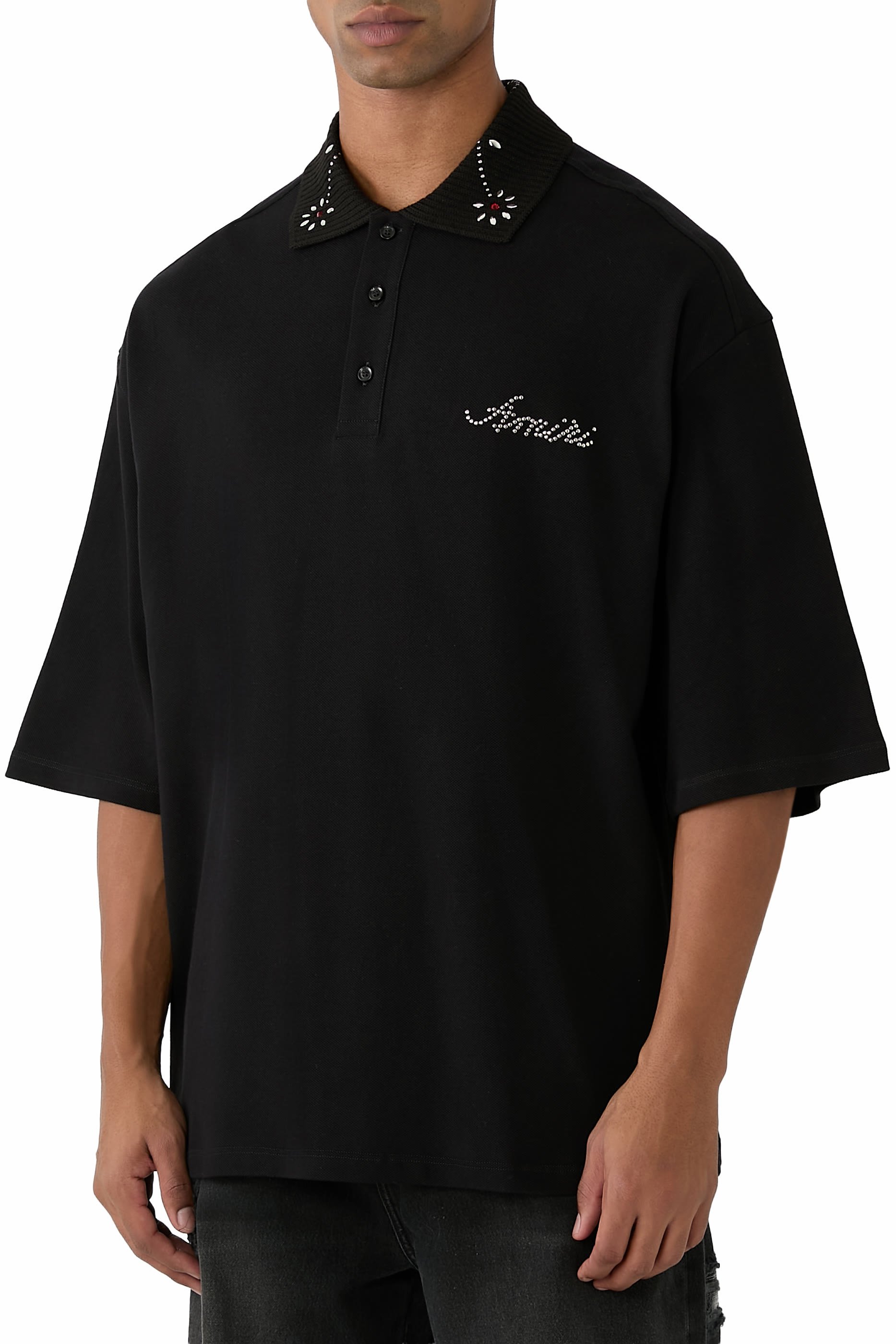 قميص بولو بياقة مزينة بأحجار