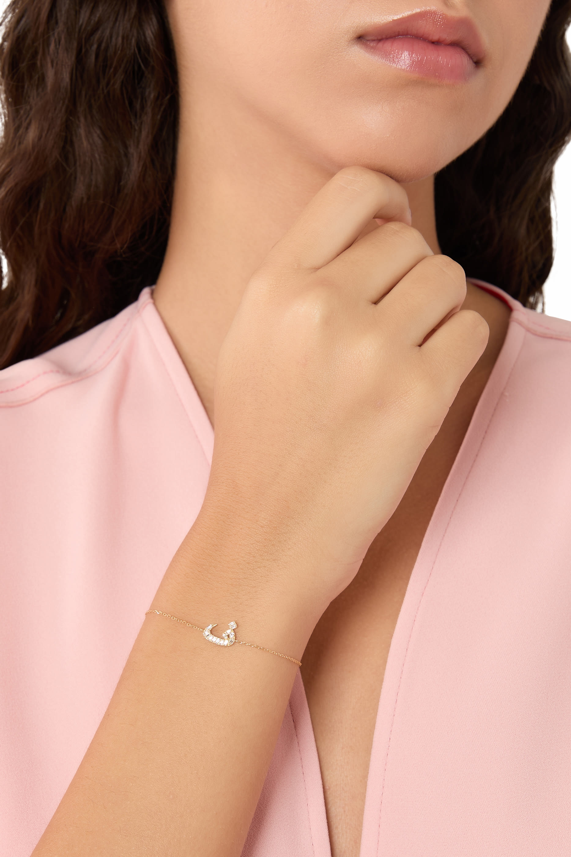 سوار أولا بحلية حرف عربي "ف"مرصعة بماس مستطيل ذهب أصفر عيار 18