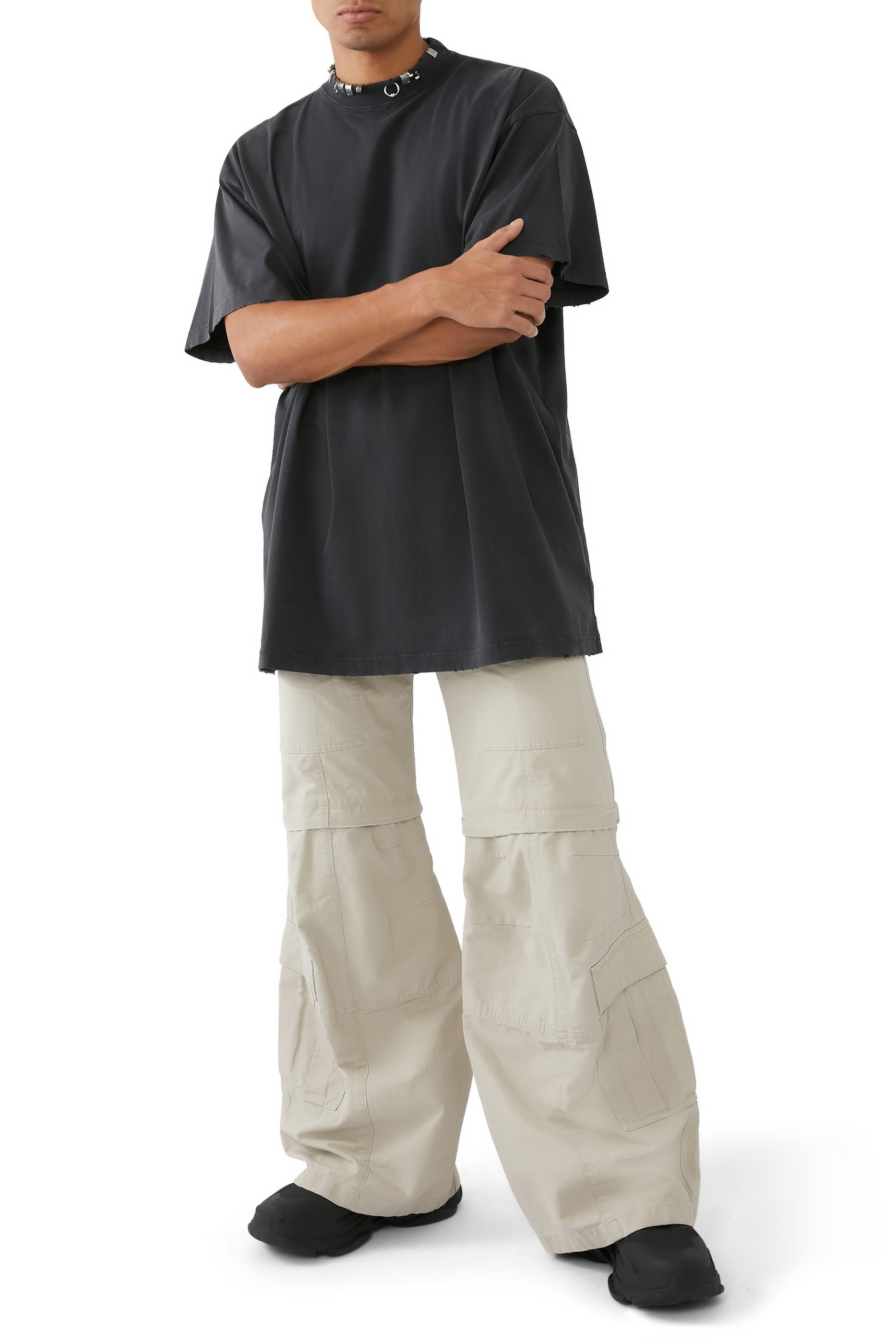 تيشيرت مثقوب