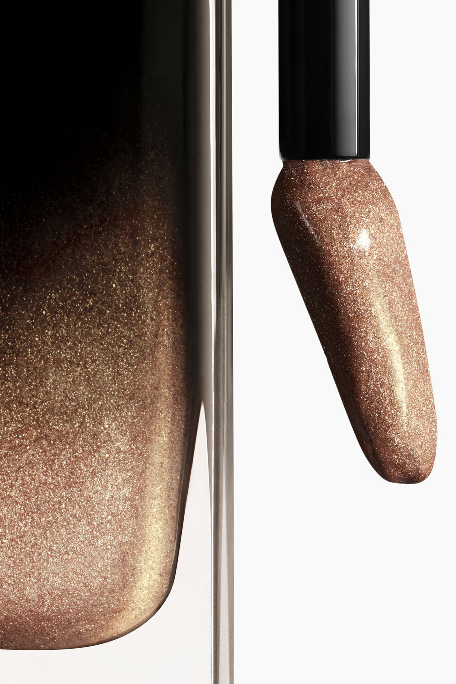 أحمر شفاه سائل روج ألور لاكي