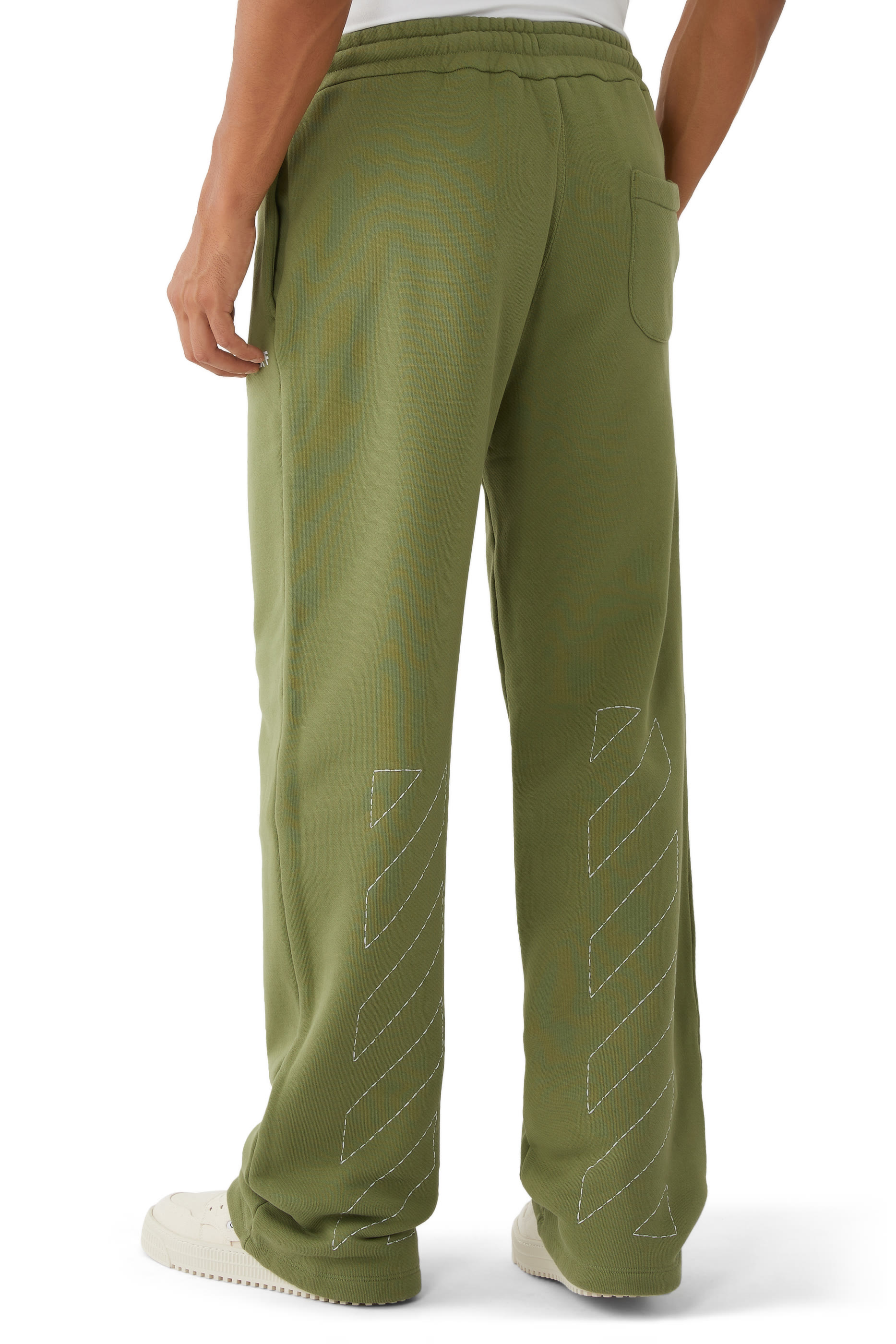 بنطال رياضي بشعار الماركة