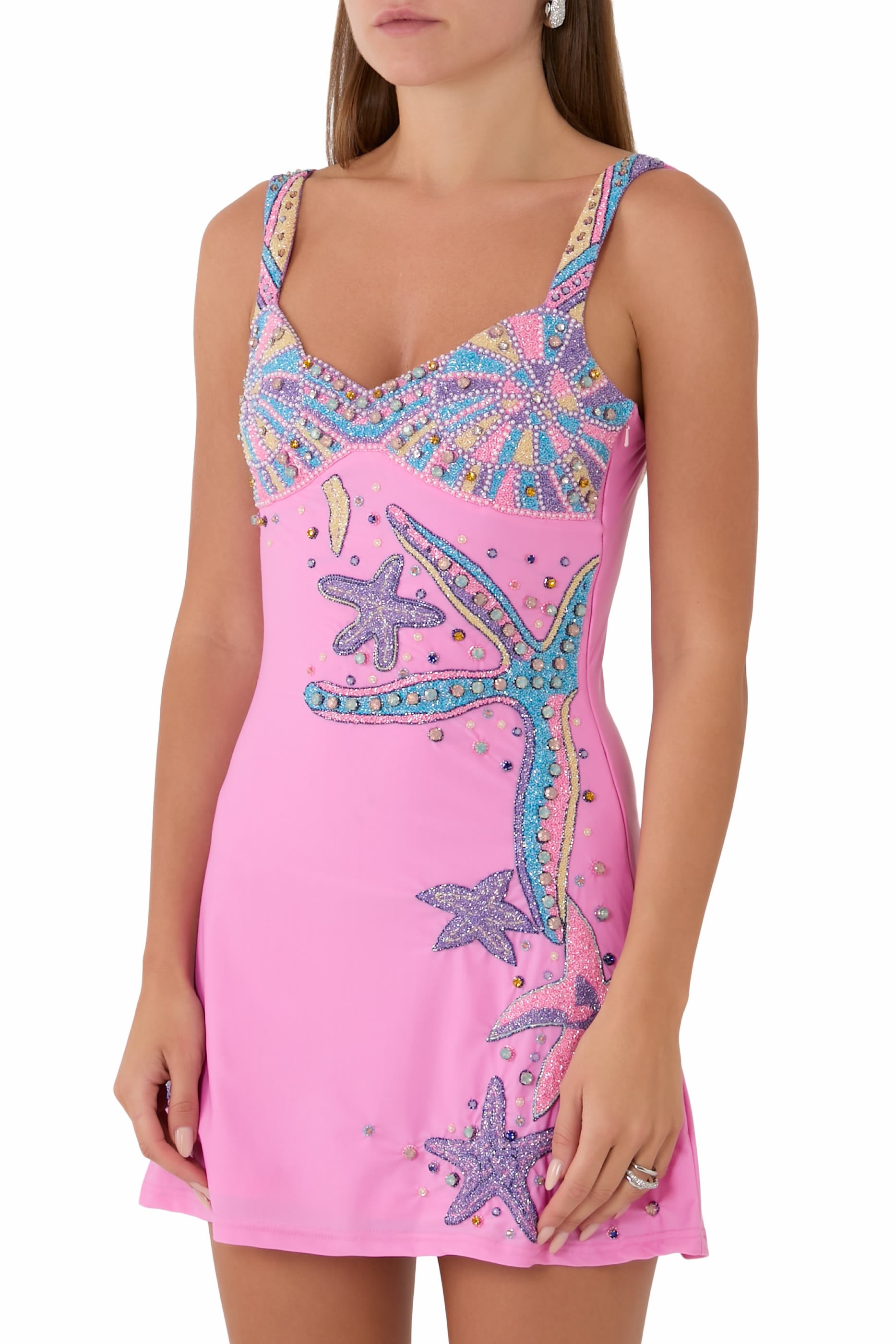 فستان قصير بتطريز صدفات