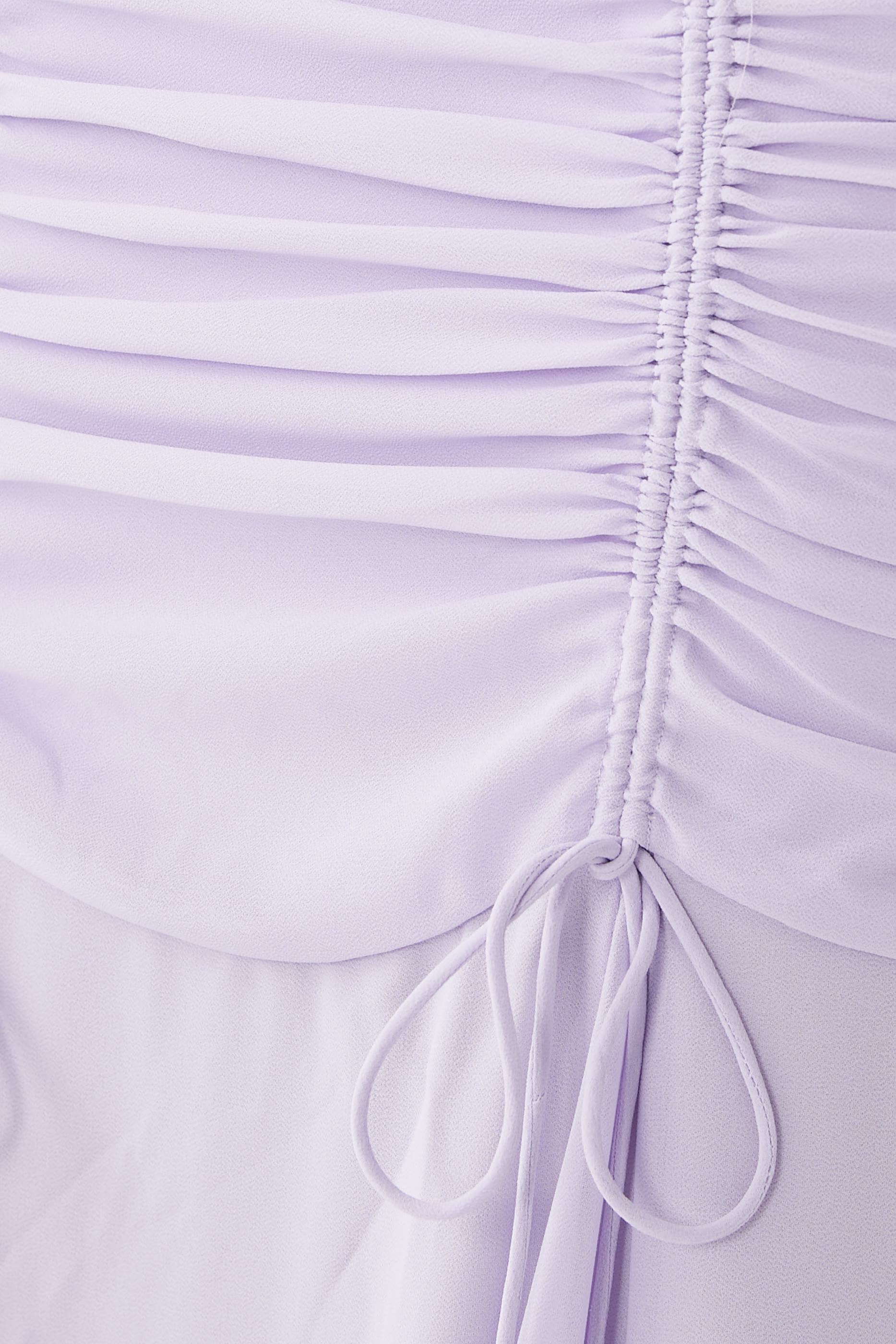 فستان طويل بكشكش