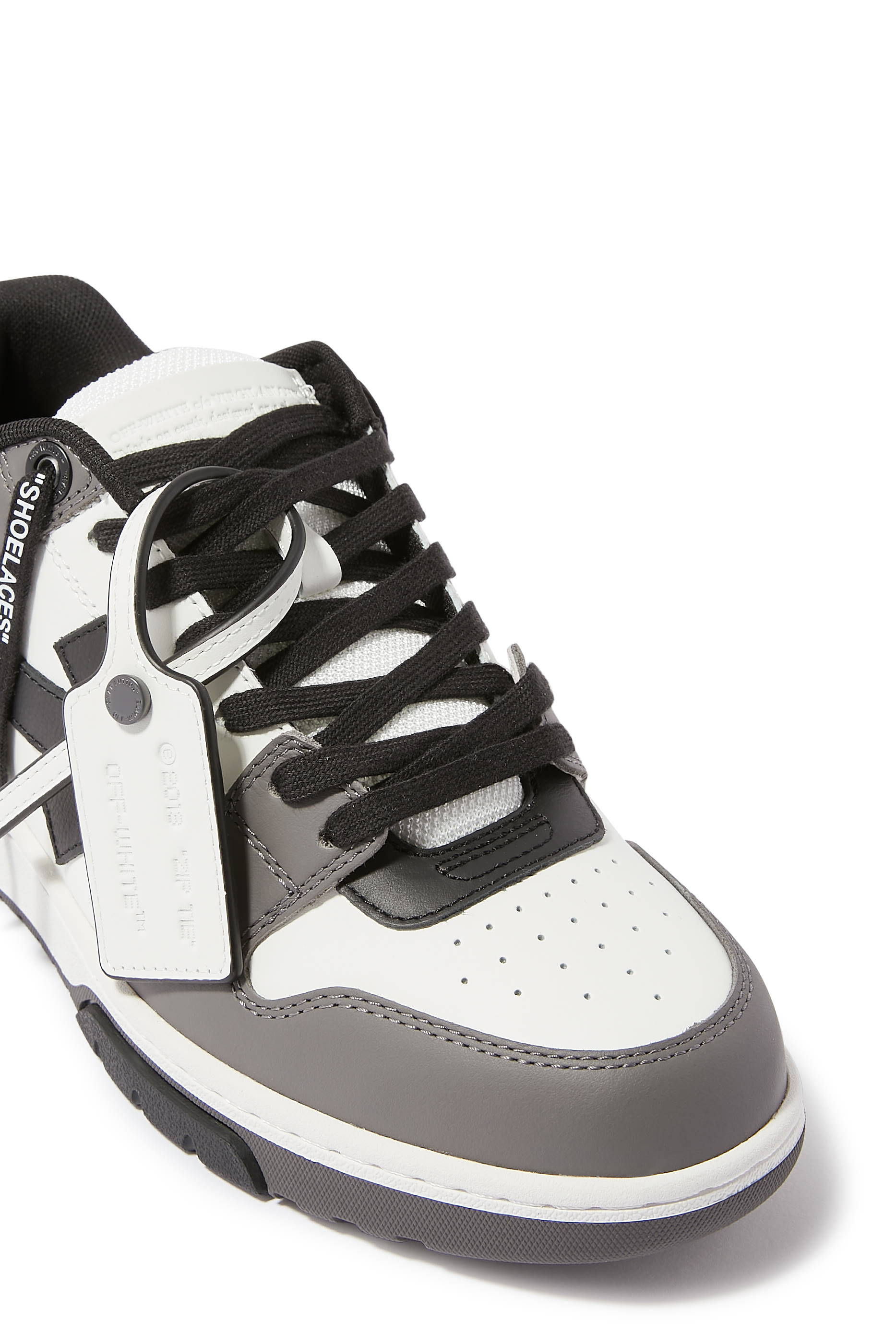 سنيكرز اوت اوف اوفيس جلد