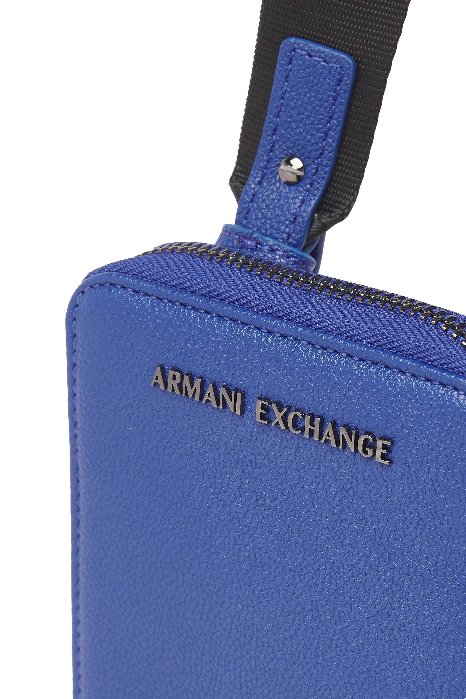 حقيبة كروس بودي رفيعة بشعار الماركة