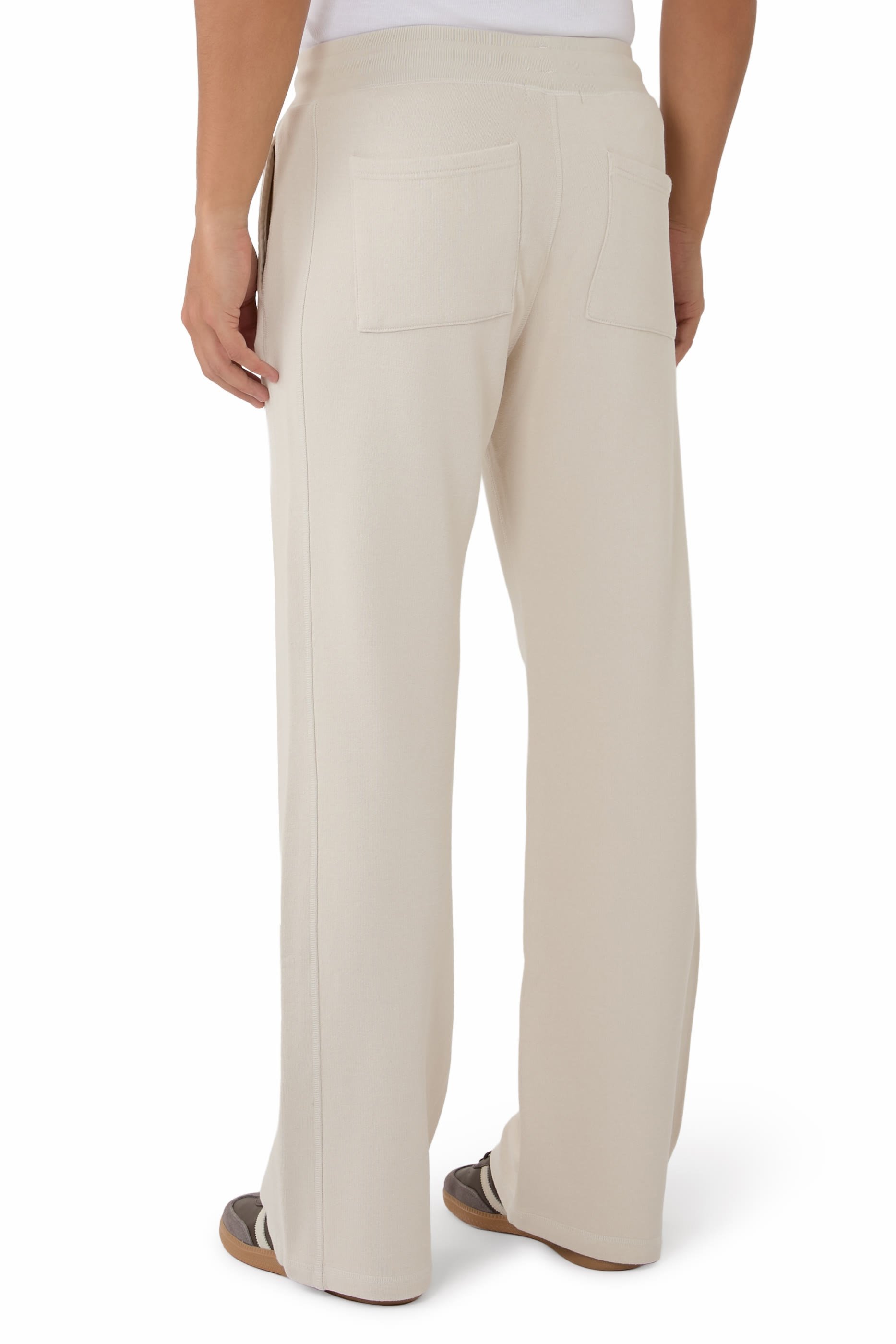 بنطال للبيت مزين بشعار الماركة بحجم صغير