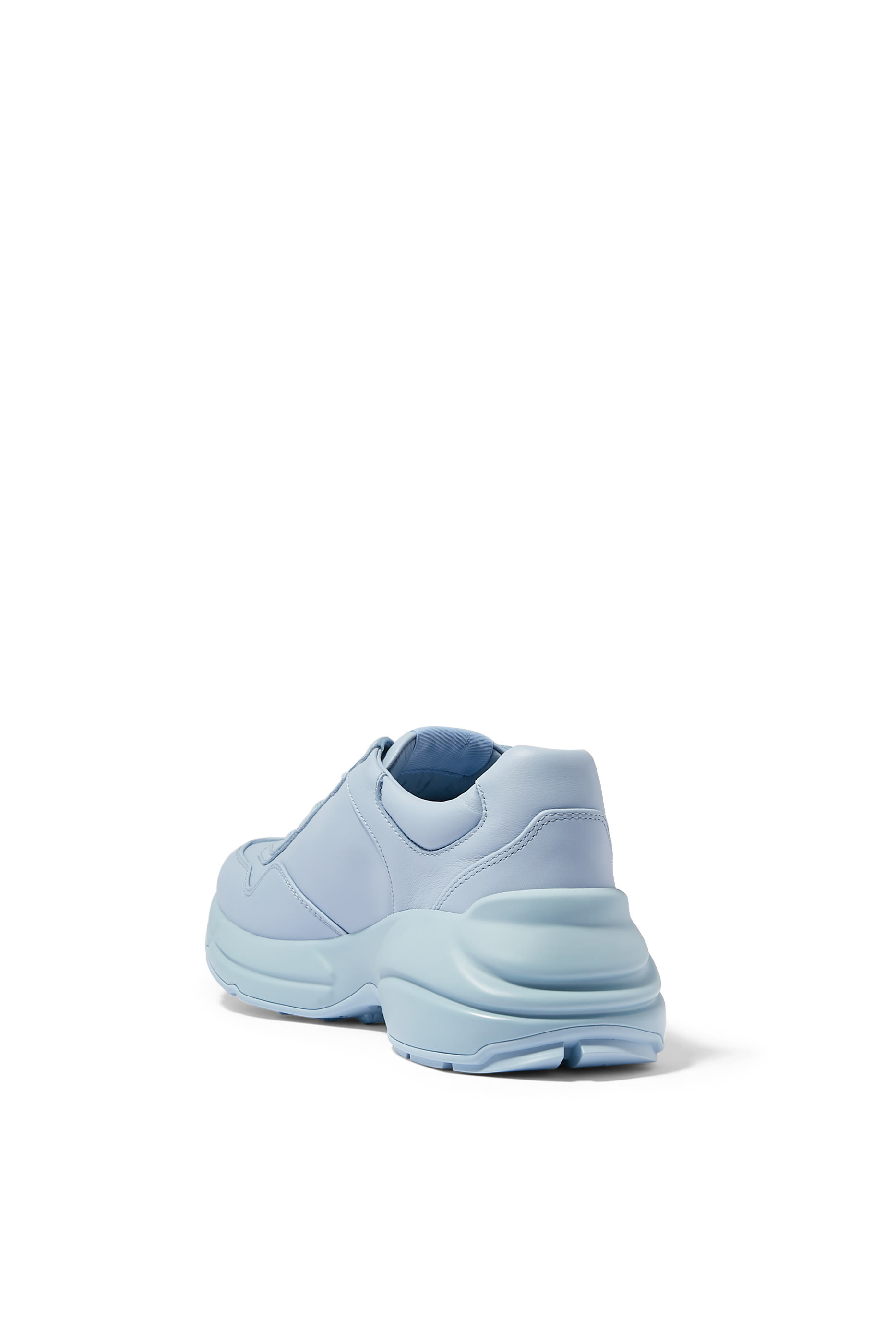 سنيكرز ريتون بنقشة حرفي شعار الماركة بتصميم متداخل