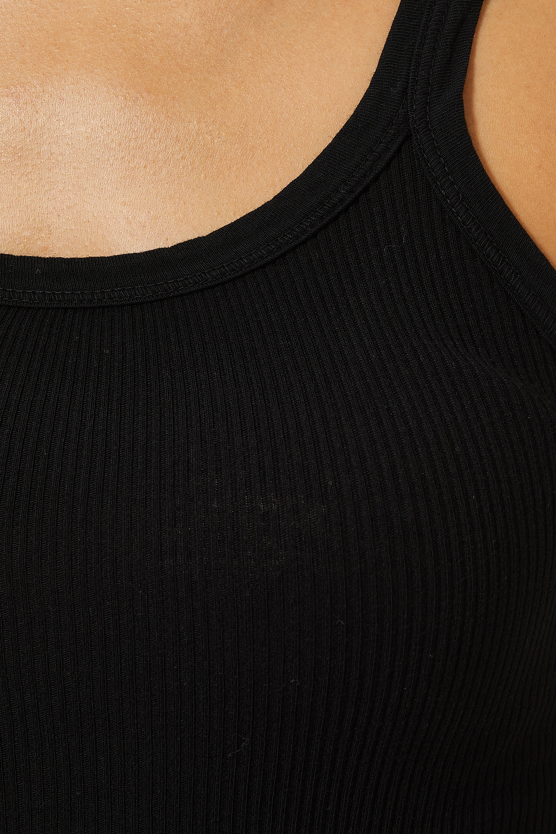 تي شيرت بلا أكمام بنسيج مضلع