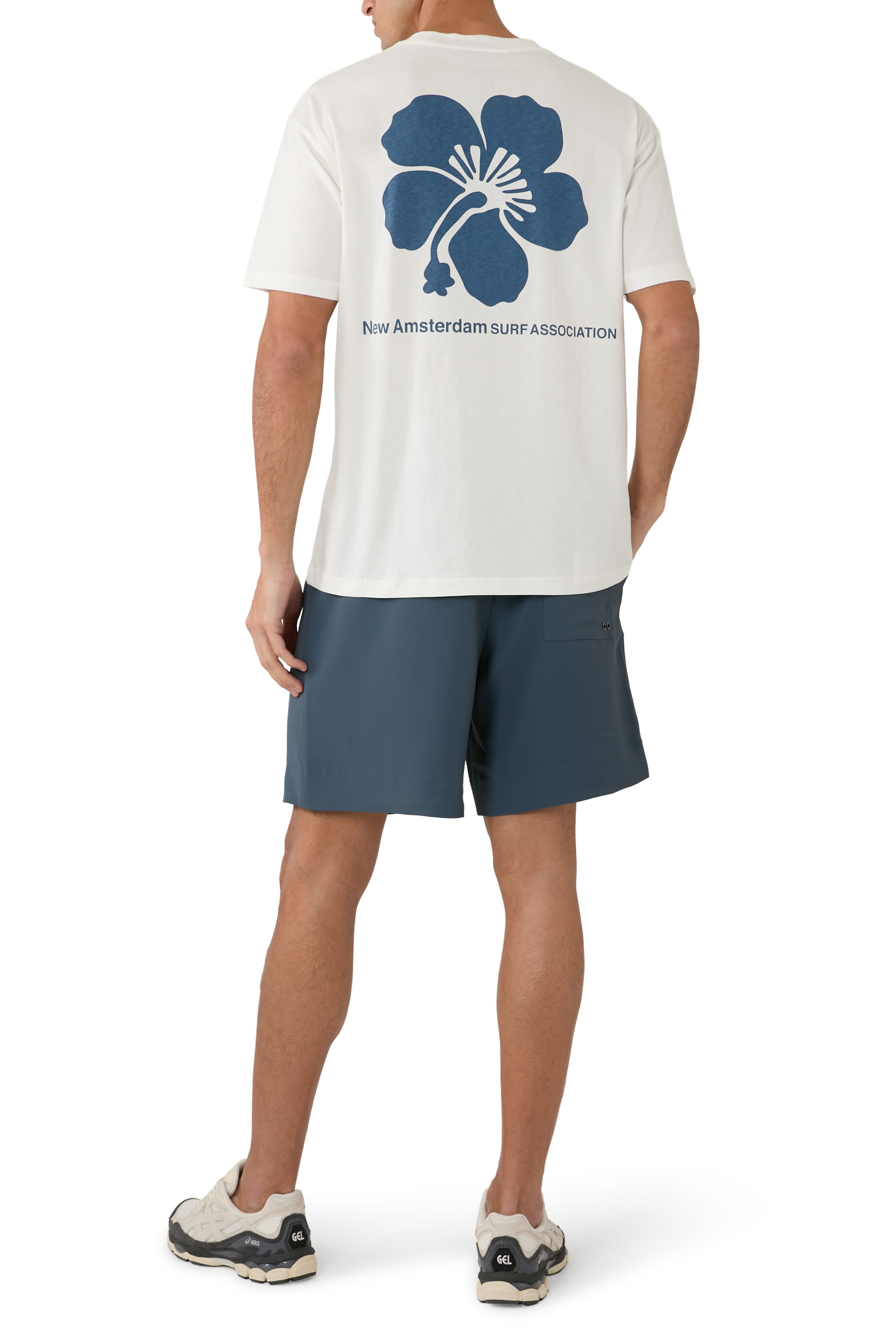 تيشيرت بنقشة زهرة الكركديه