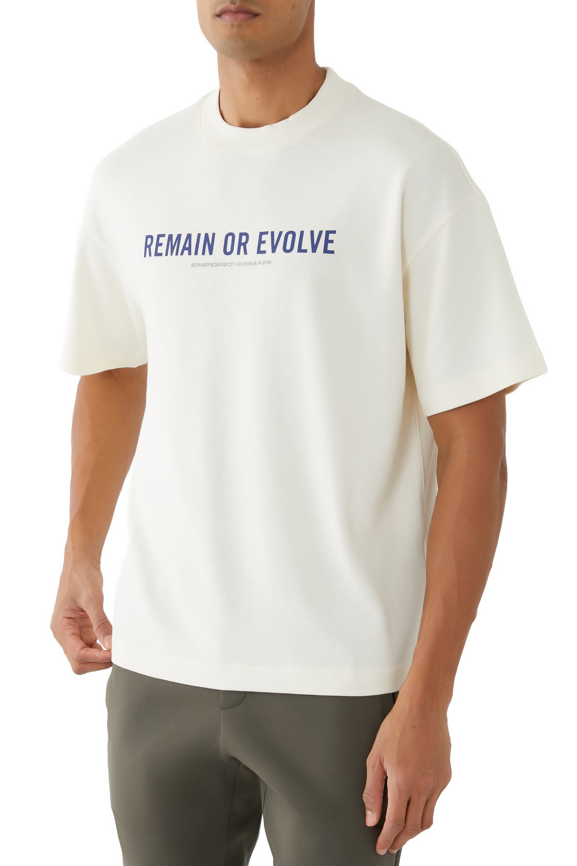 تيشيرت بأكمام قصيرة