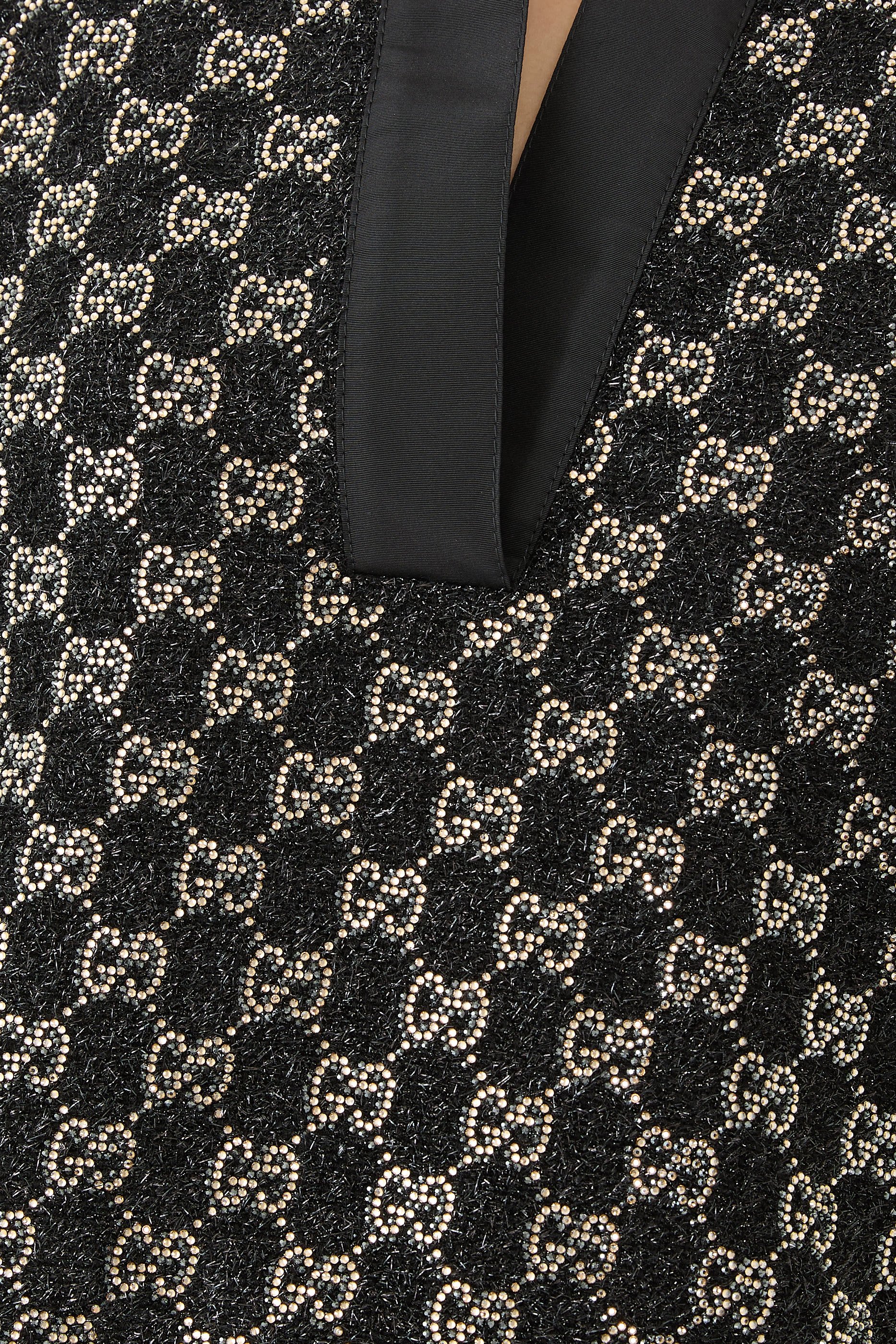 بلوزة صوف تويد لامع بنقشة حرفي شعار الماركة