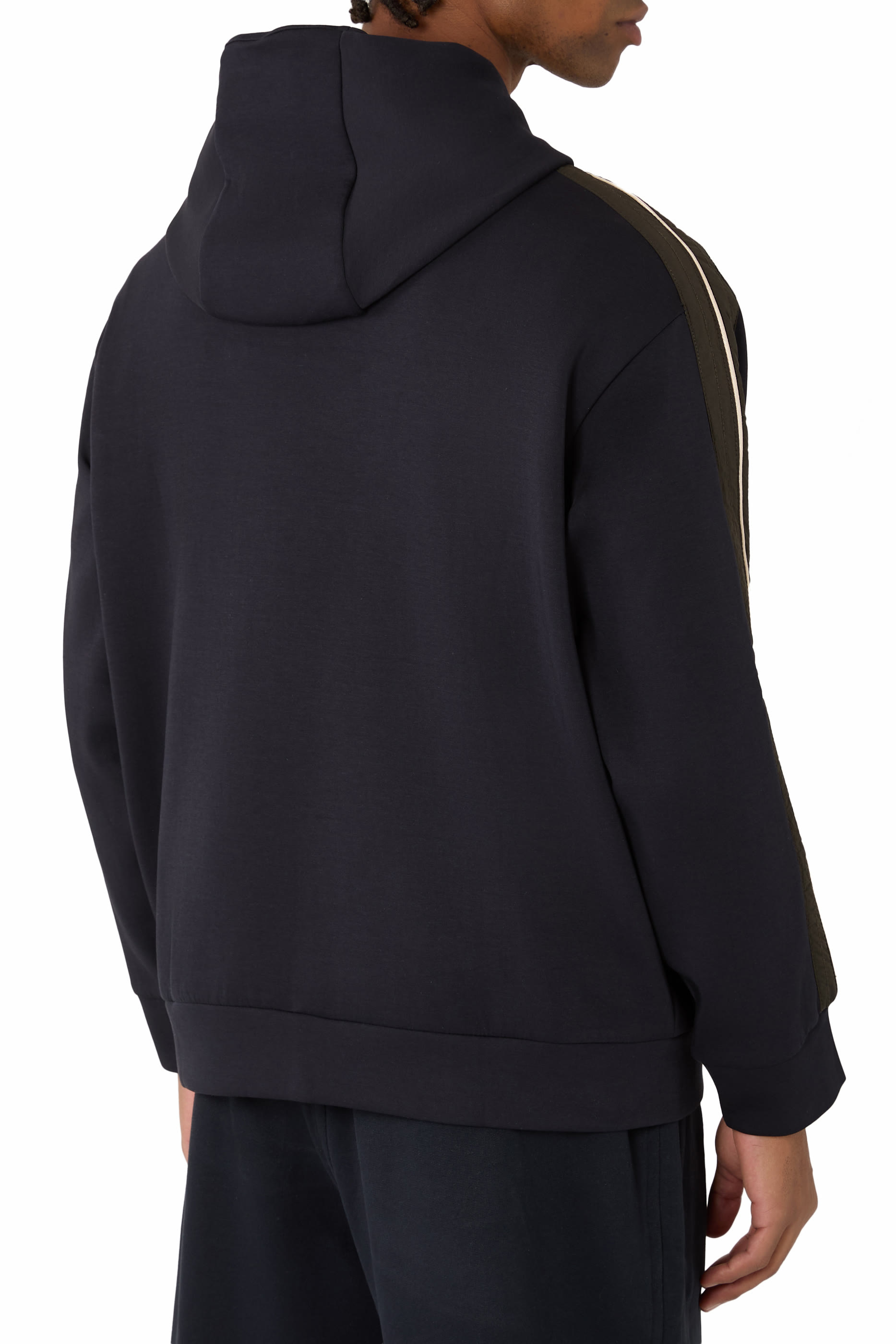 سويت شيرت بشعار الماركة