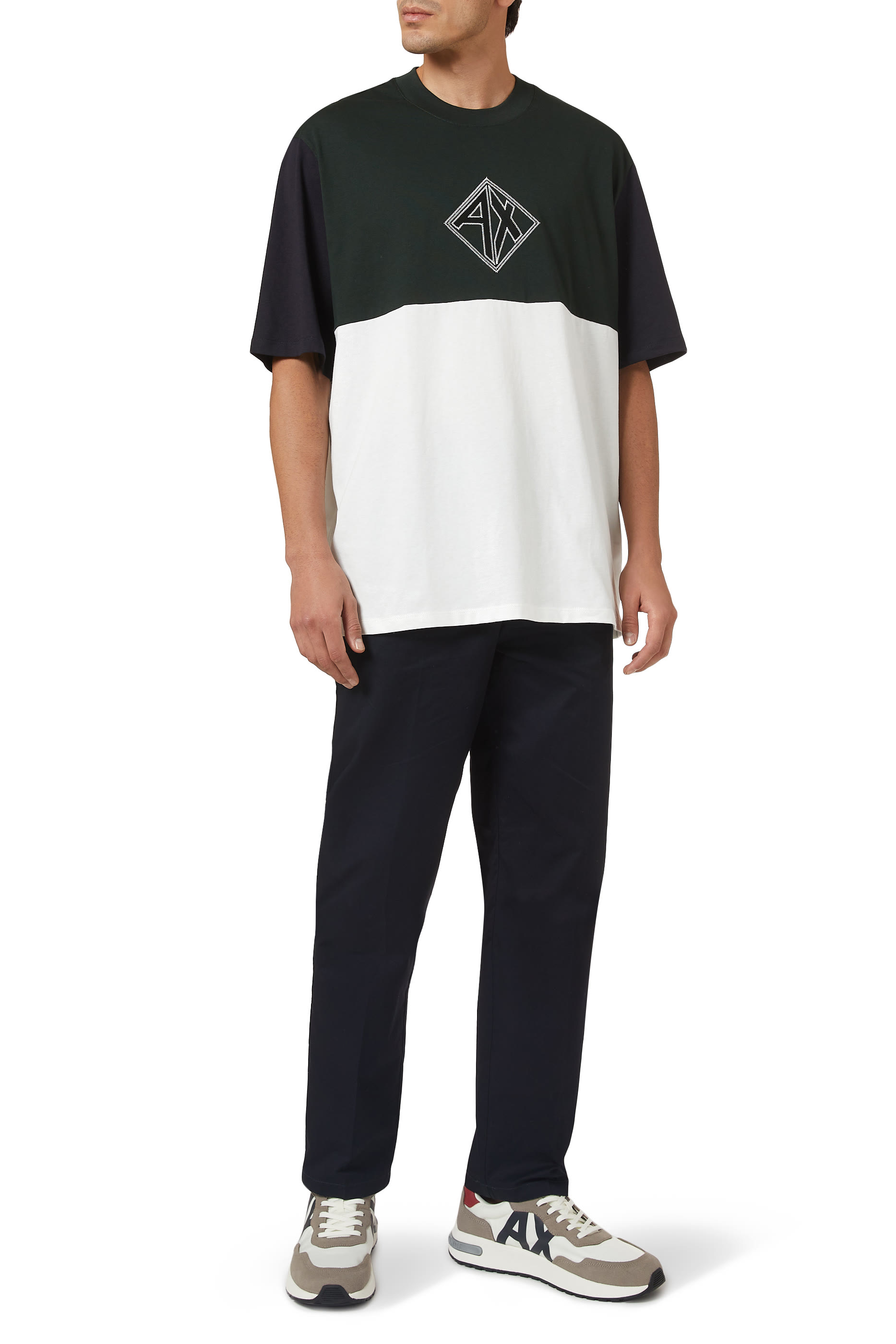 تيشيرت بأكمام قصيرة بطبعة شعار الماركة