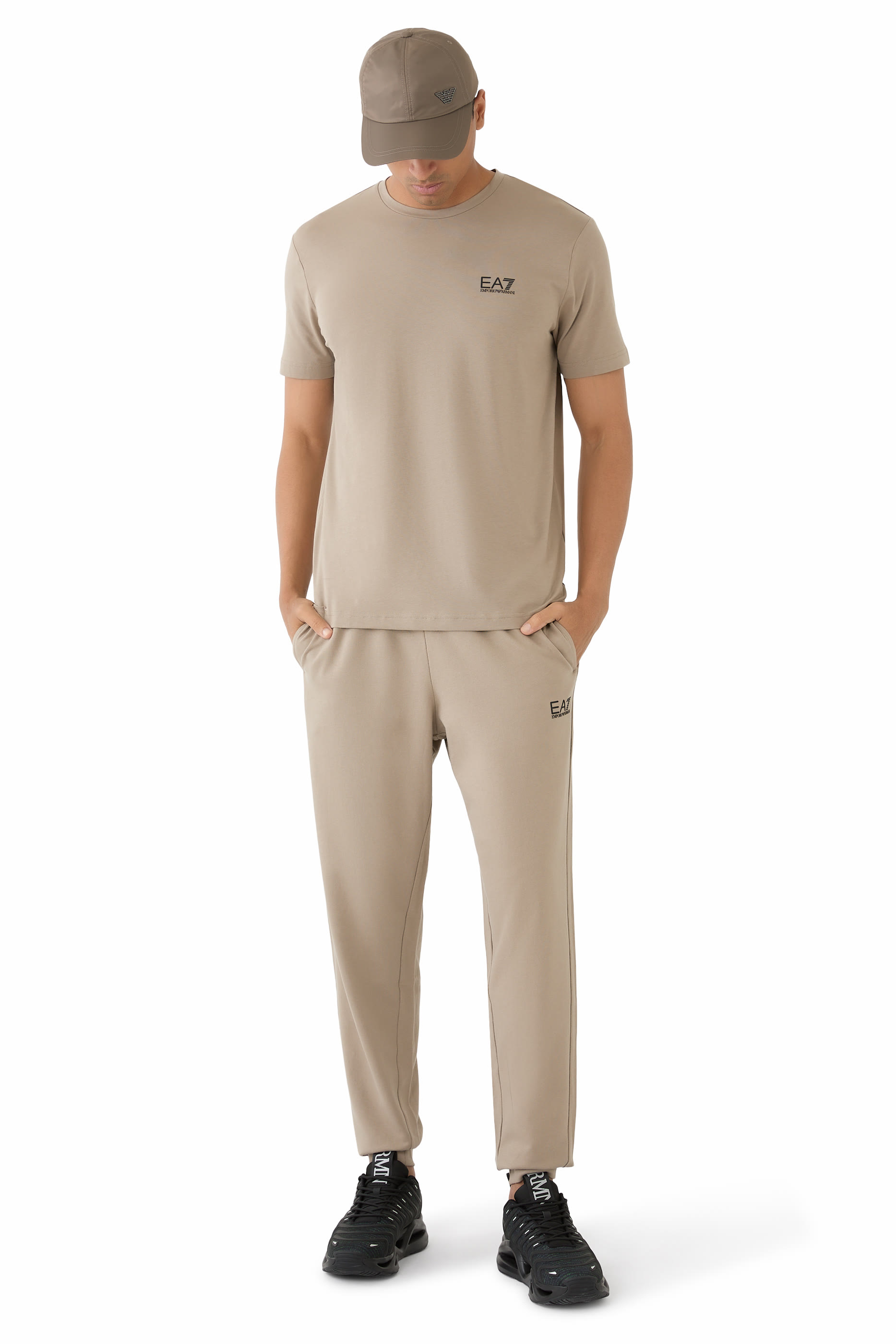 كاب بيسبول بشعار الماركة