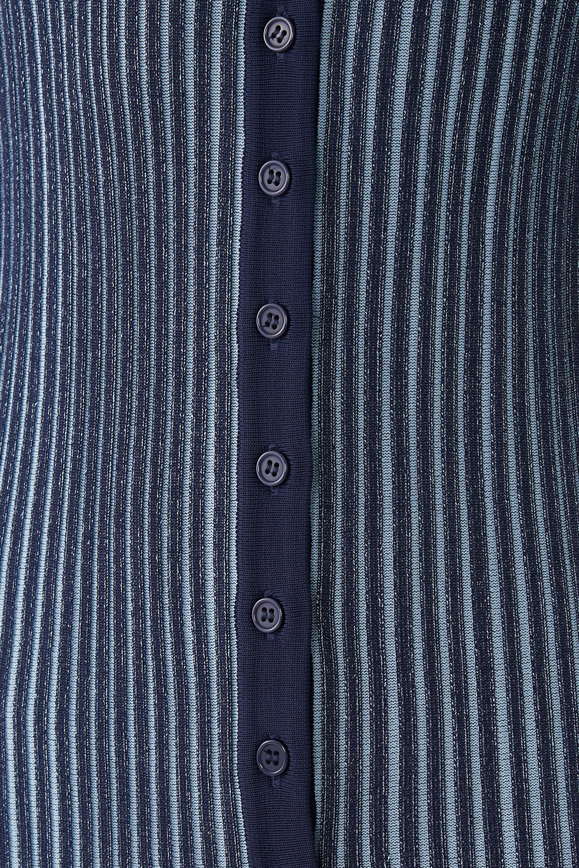 فستان شوكو بتصميم كنزة