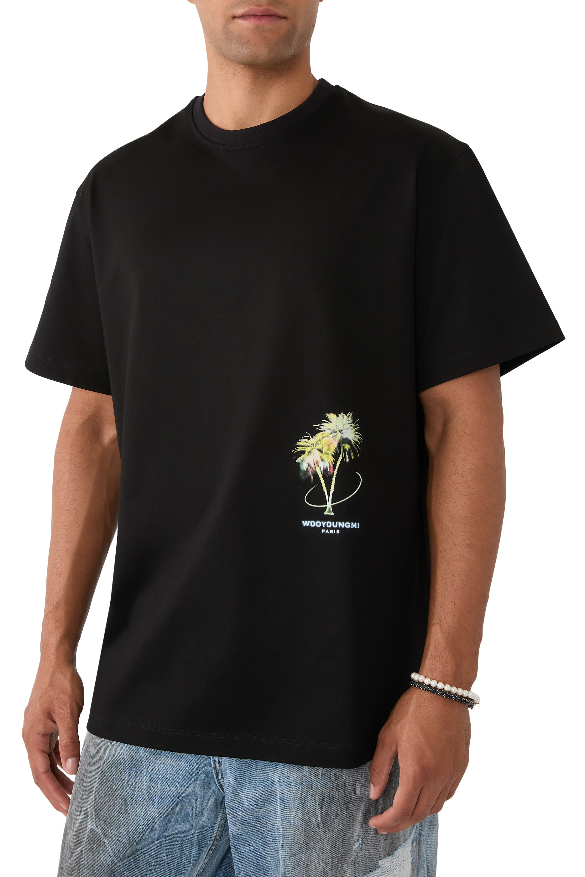 تيشيرت بطبعة غرافيك