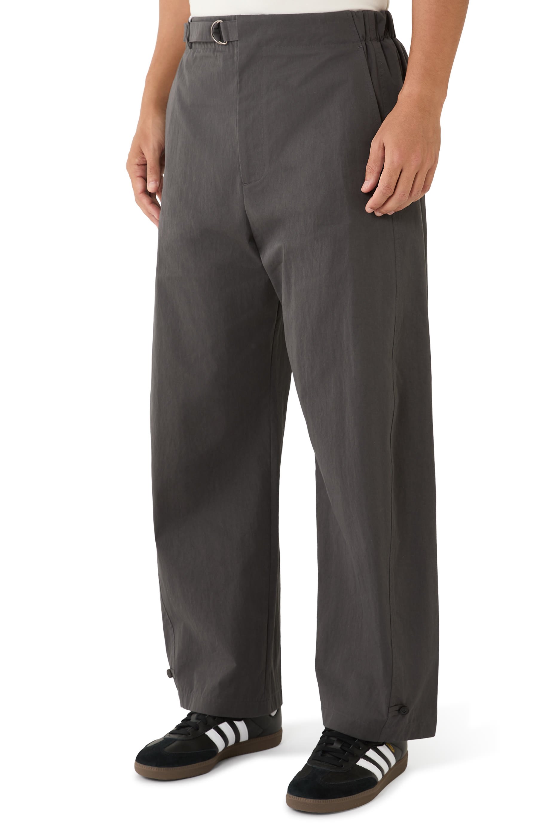 بنطال بحزام قابل للتعديل