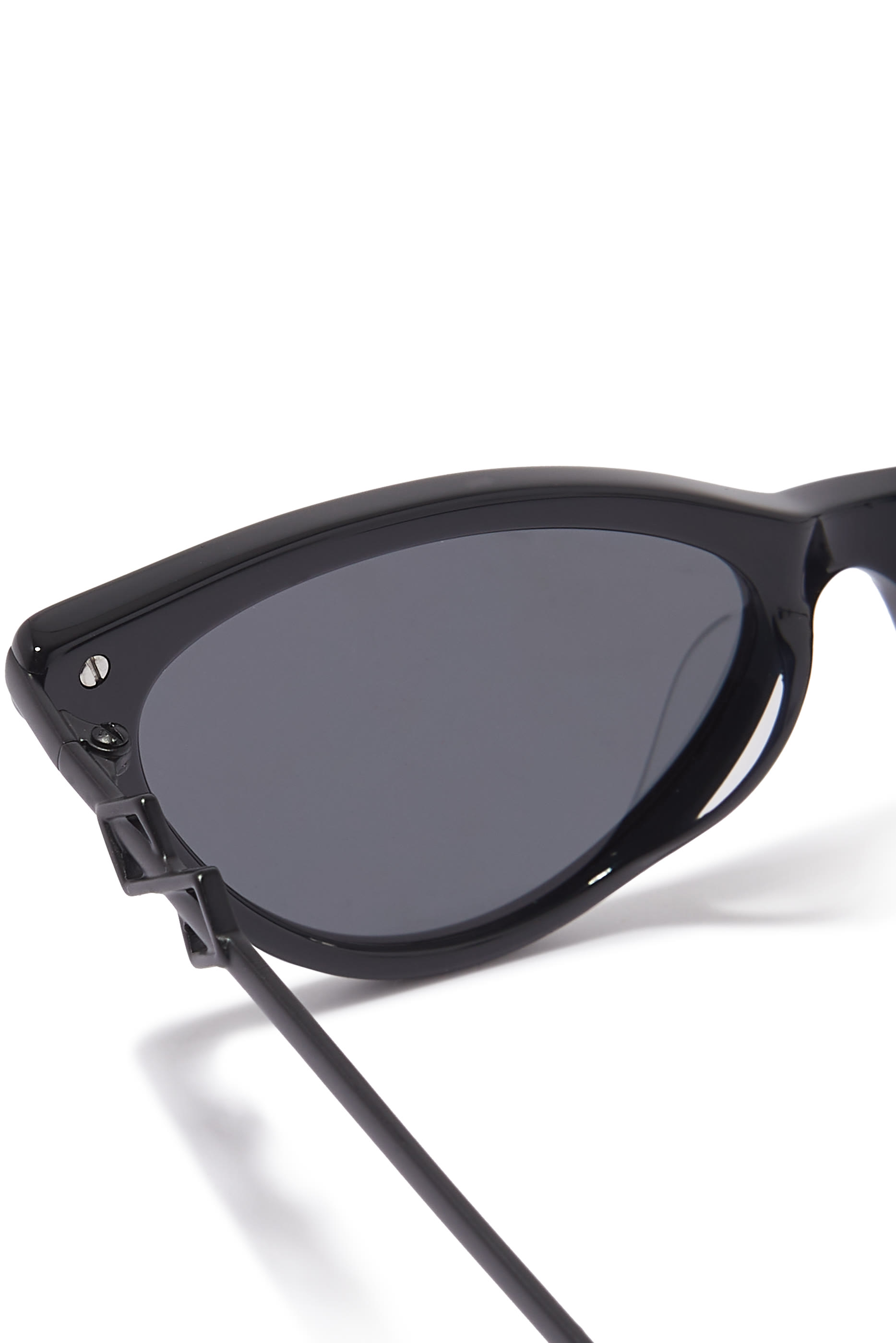 نظارة شمسية كورت بتصميم عين قطة