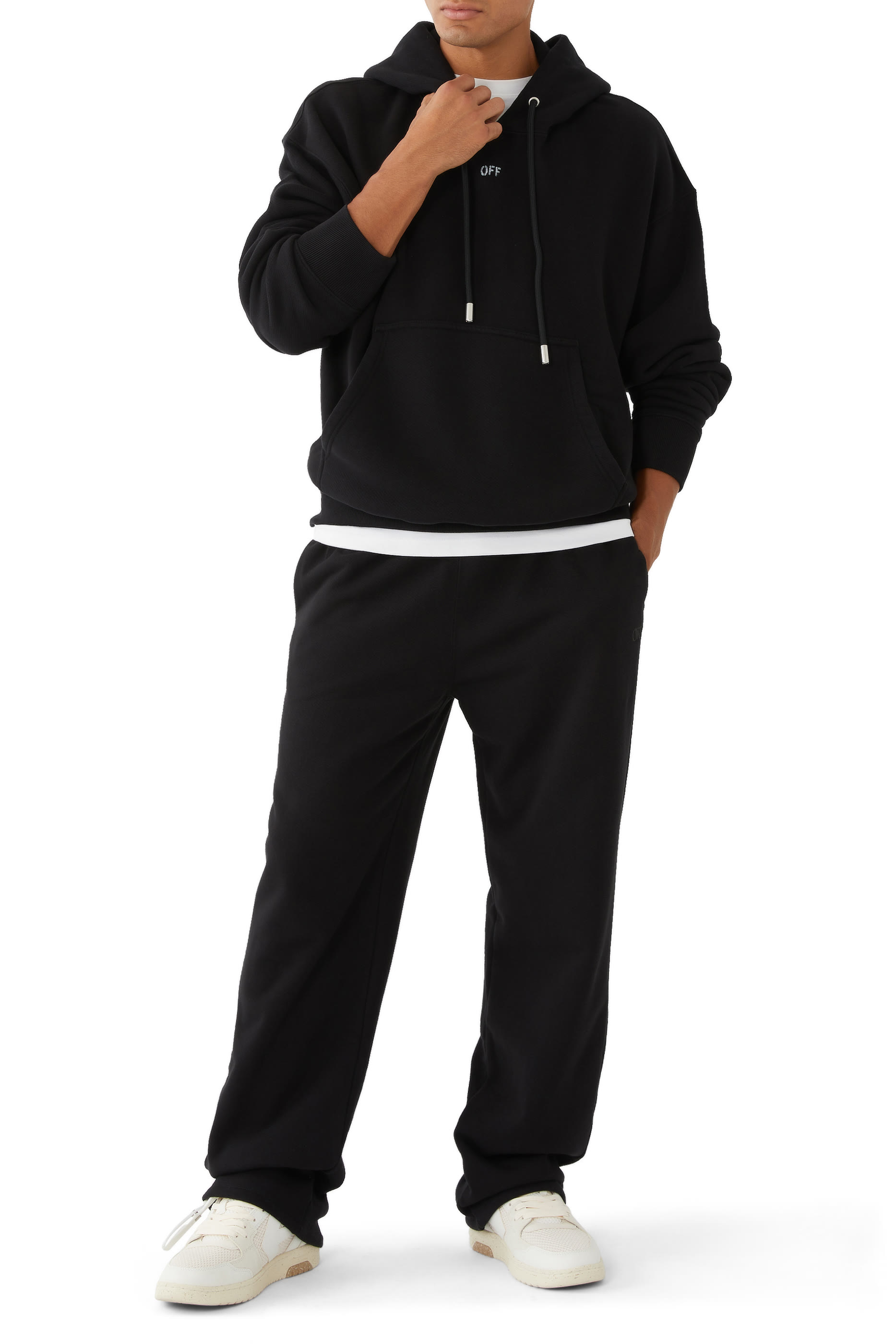 بنطال رياضي بأساور وقصة ضيقة وشعار الماركة