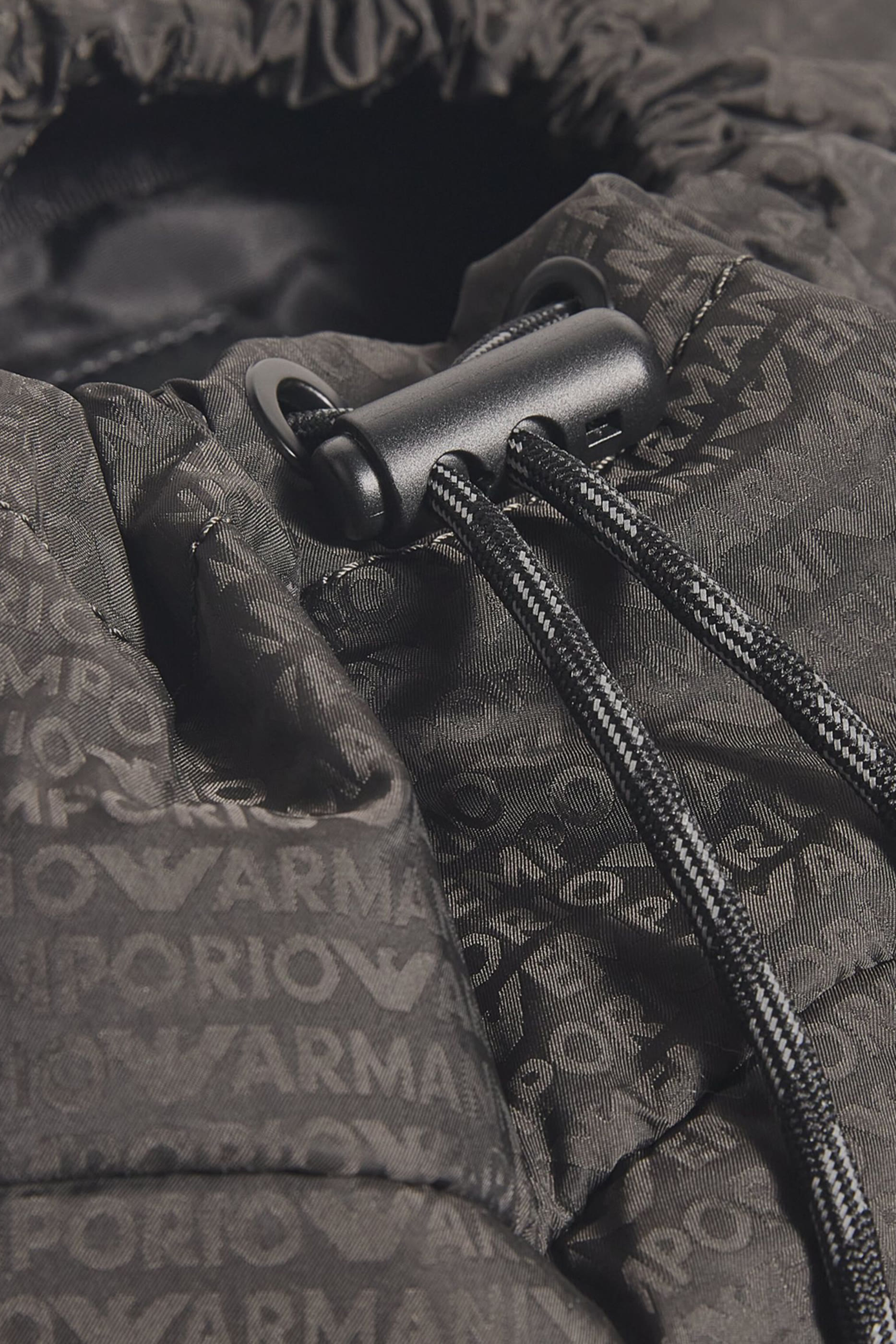 حقيبة ظهر نايلون مزينة كليا بشعار الماركة جاكار