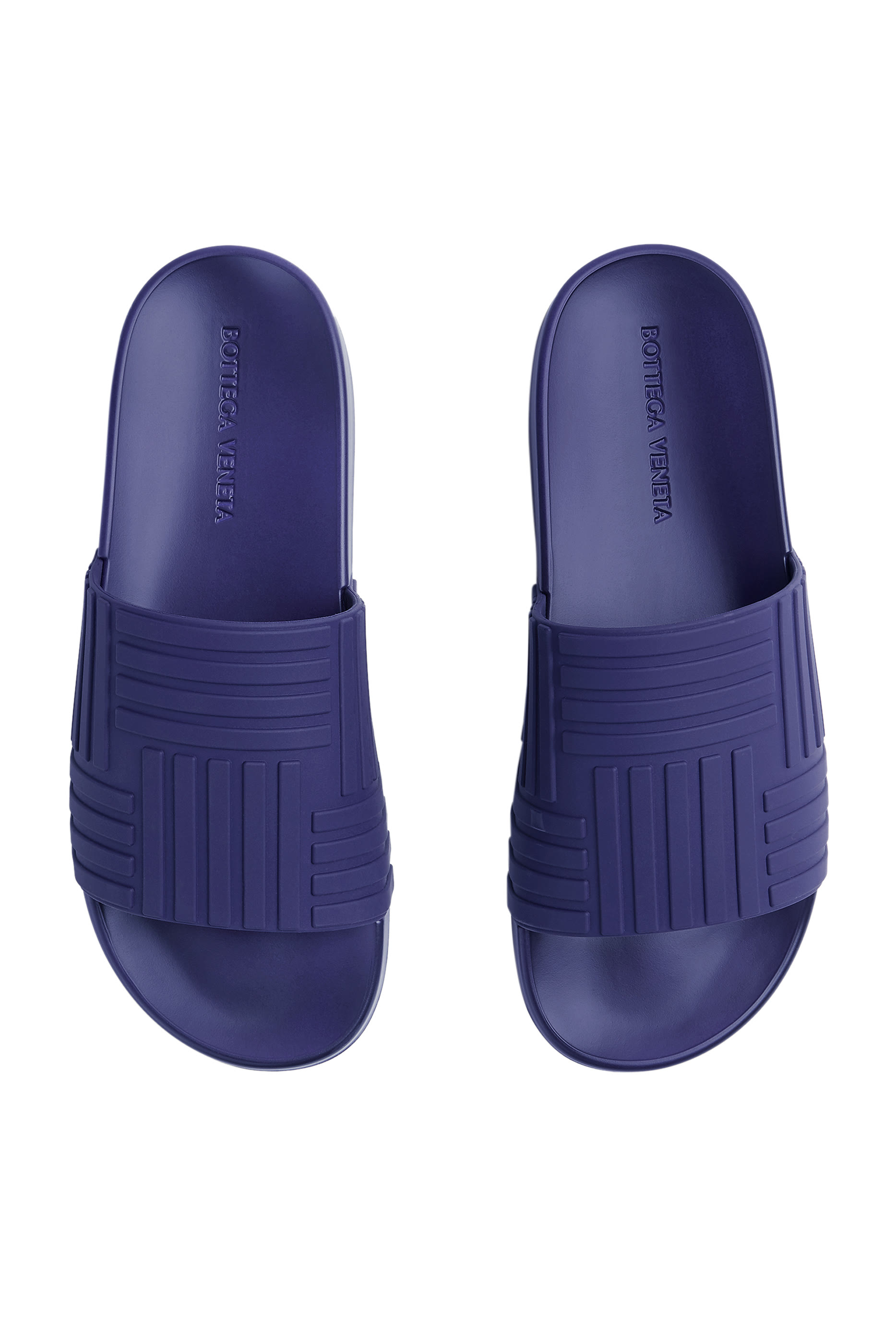 حذاء مفتوح بتصميم مجدول