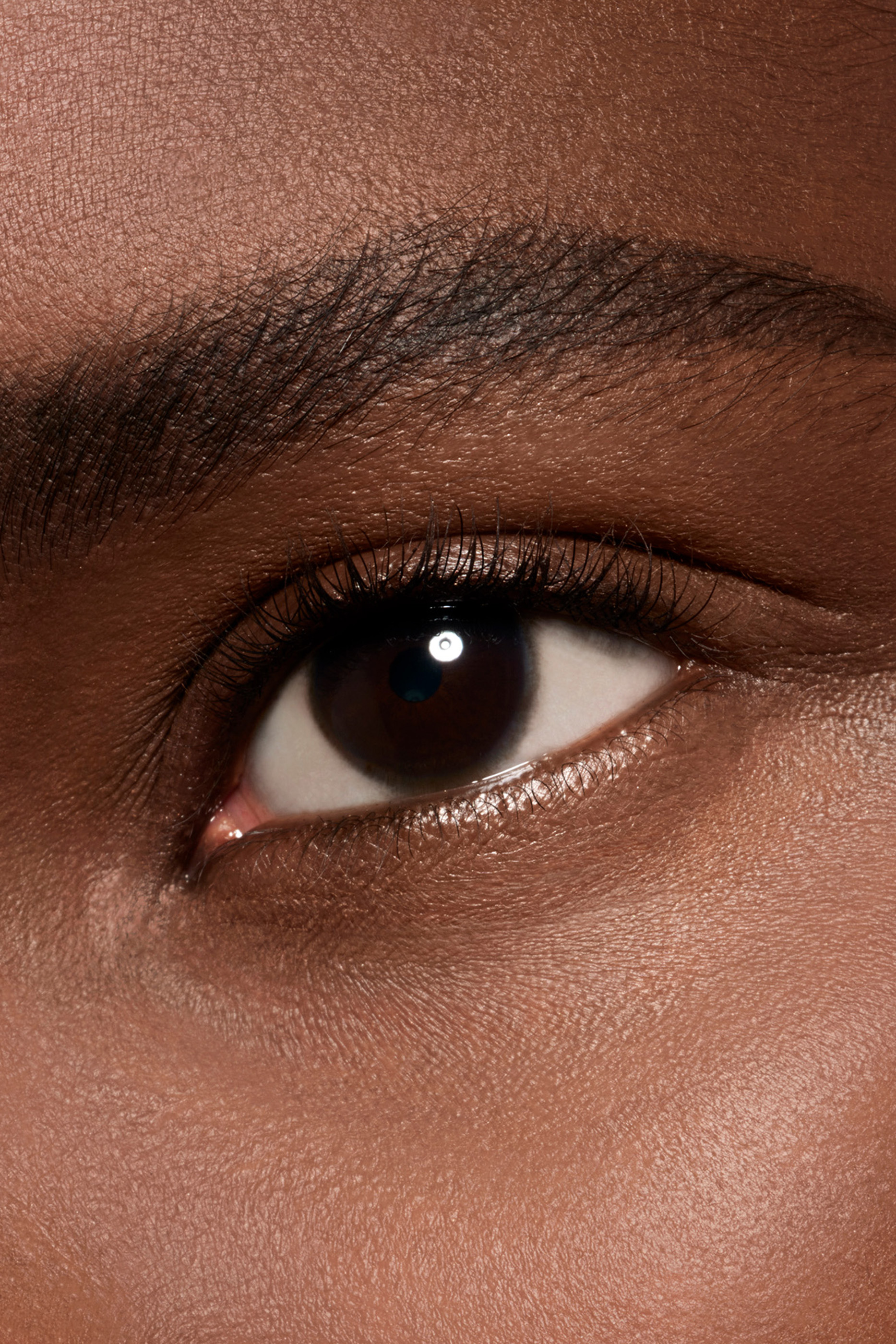 قلم حواجب برو جي يدوم طويلا