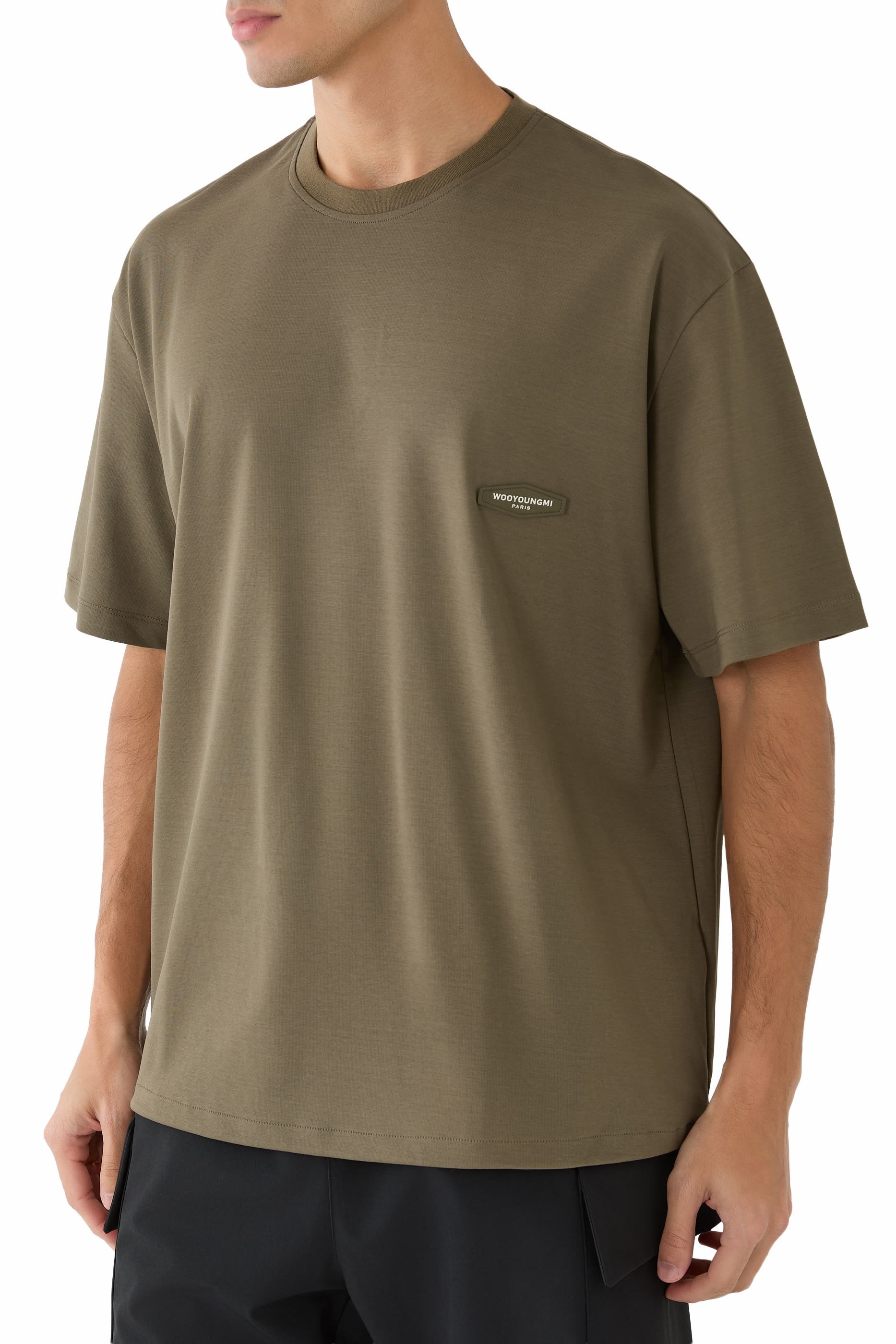 تيشيرت بشعار الماركة