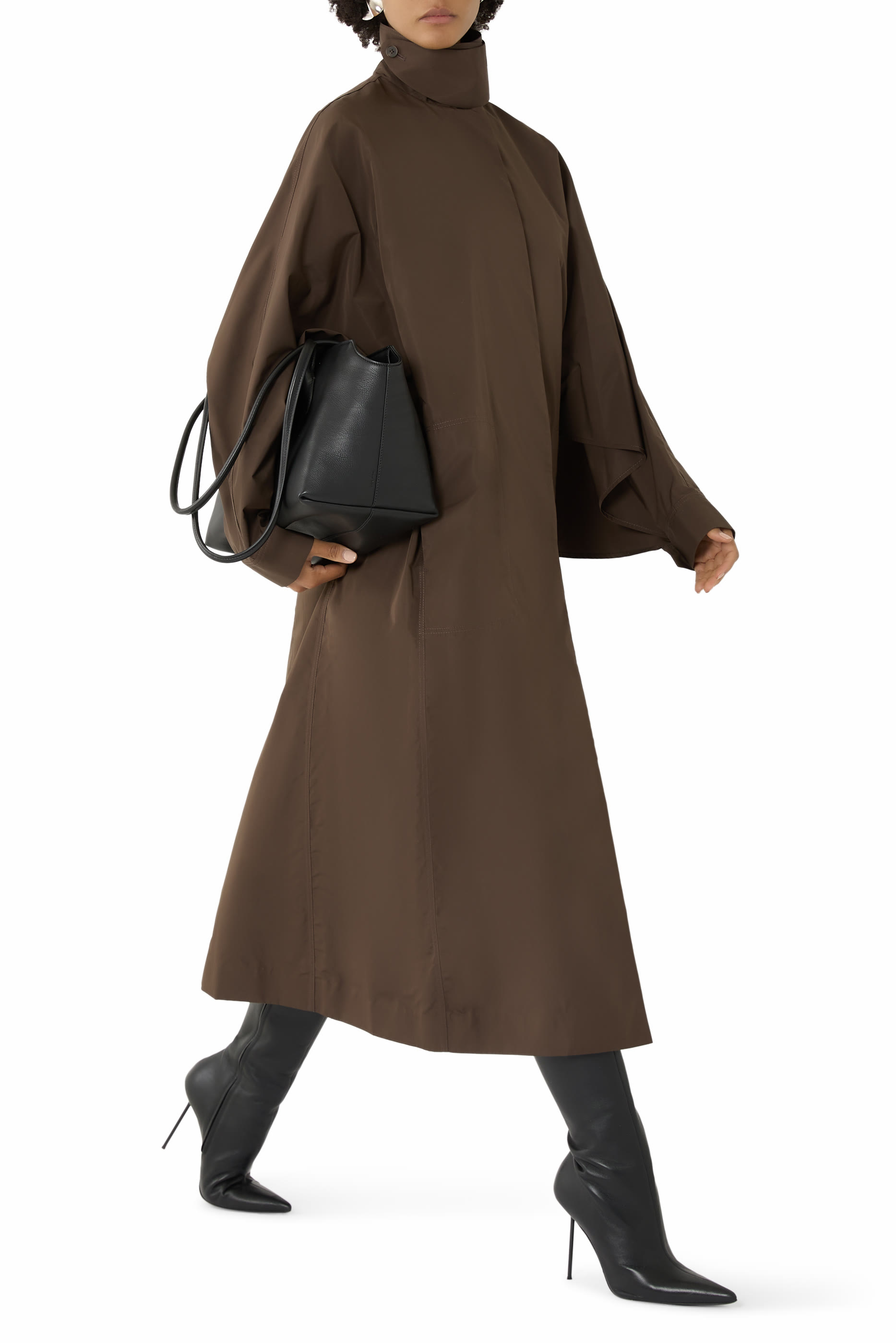 معطف إيتوفي بياقة عالية