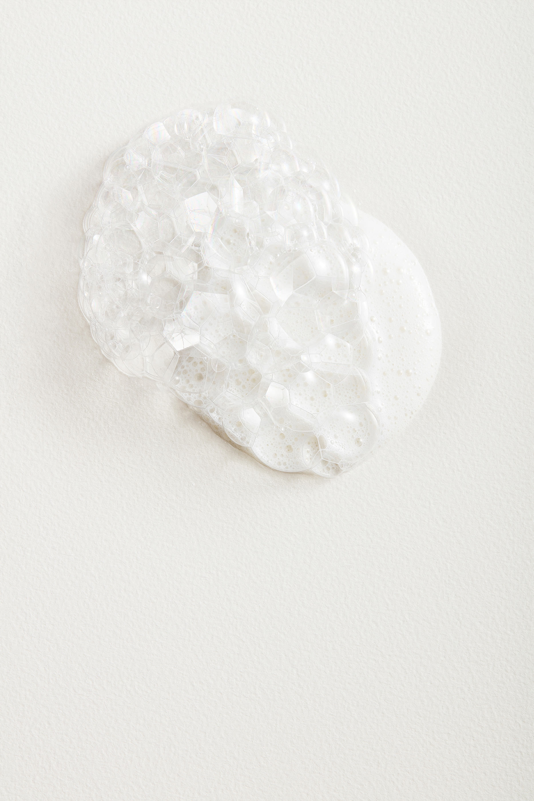 غسول رغوي لتنعيم البشرة