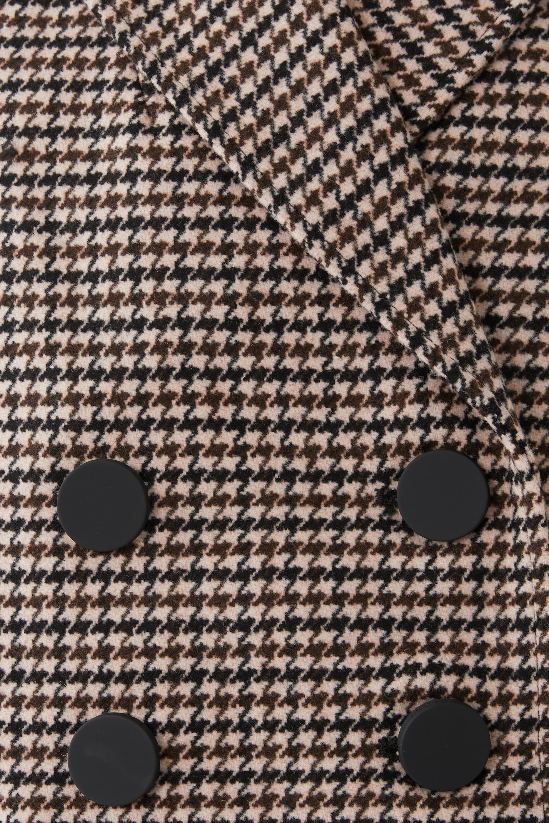 جاكيت قصير بطيات