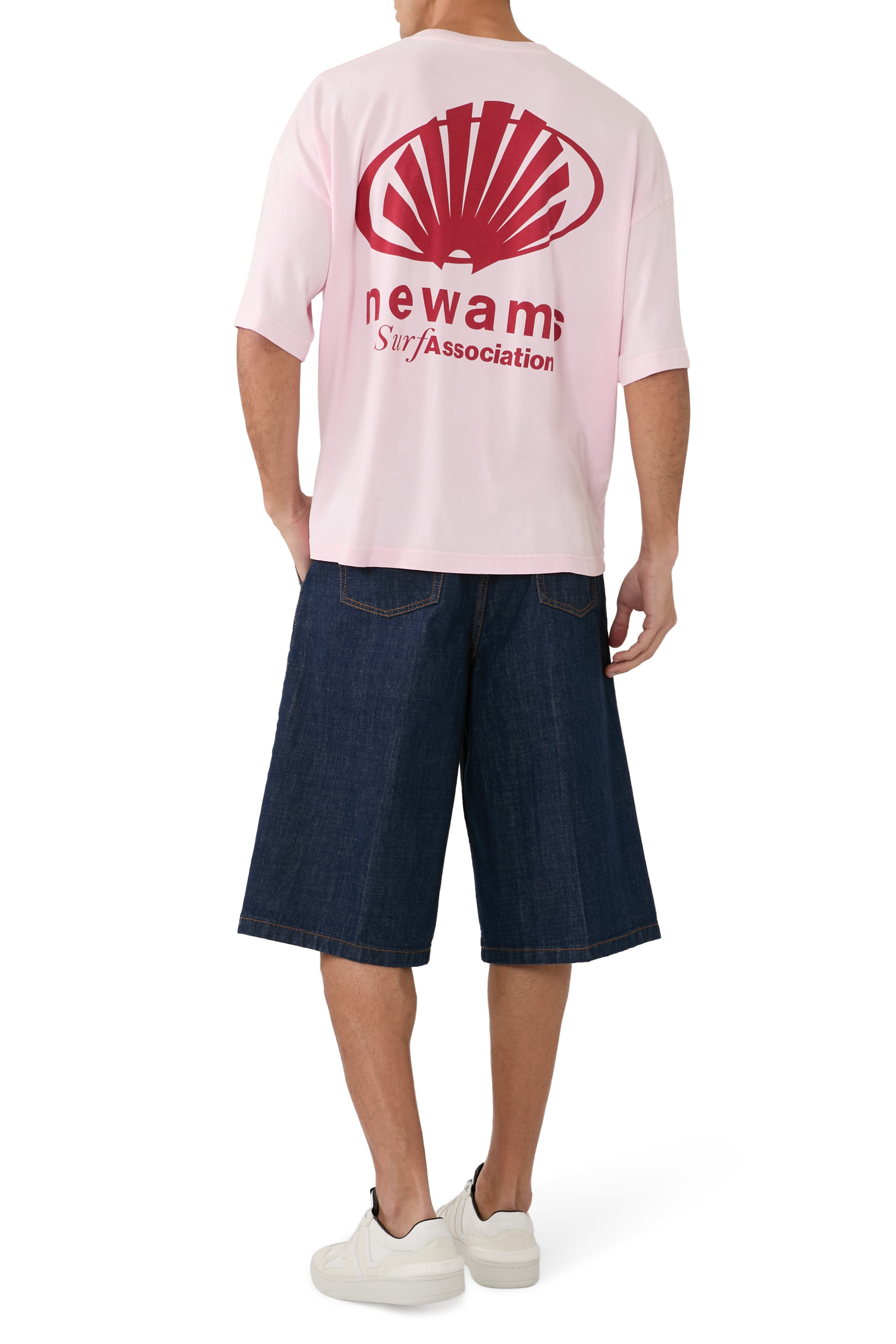 تيشيرت بشعار الماركة