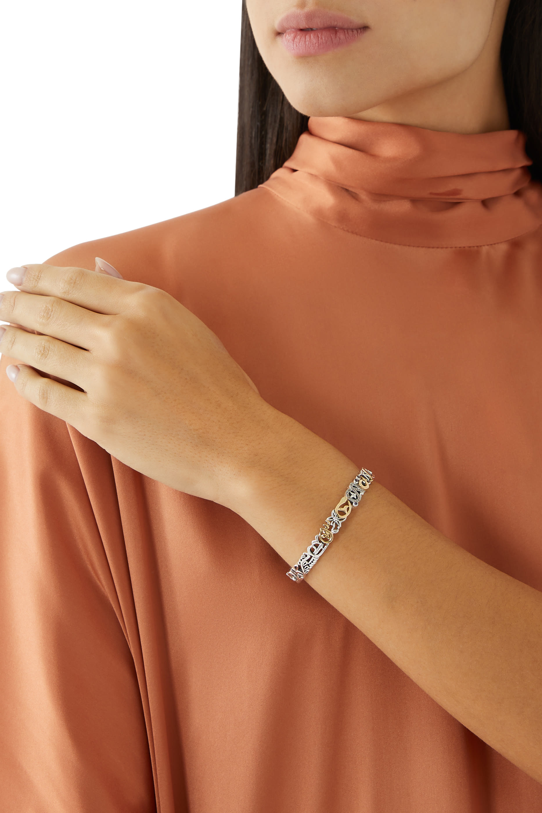 سوار تيلز أوف كاليغرافي مرصع بماس شمبانيا، فضة إسترلينية وذهب عيار 18