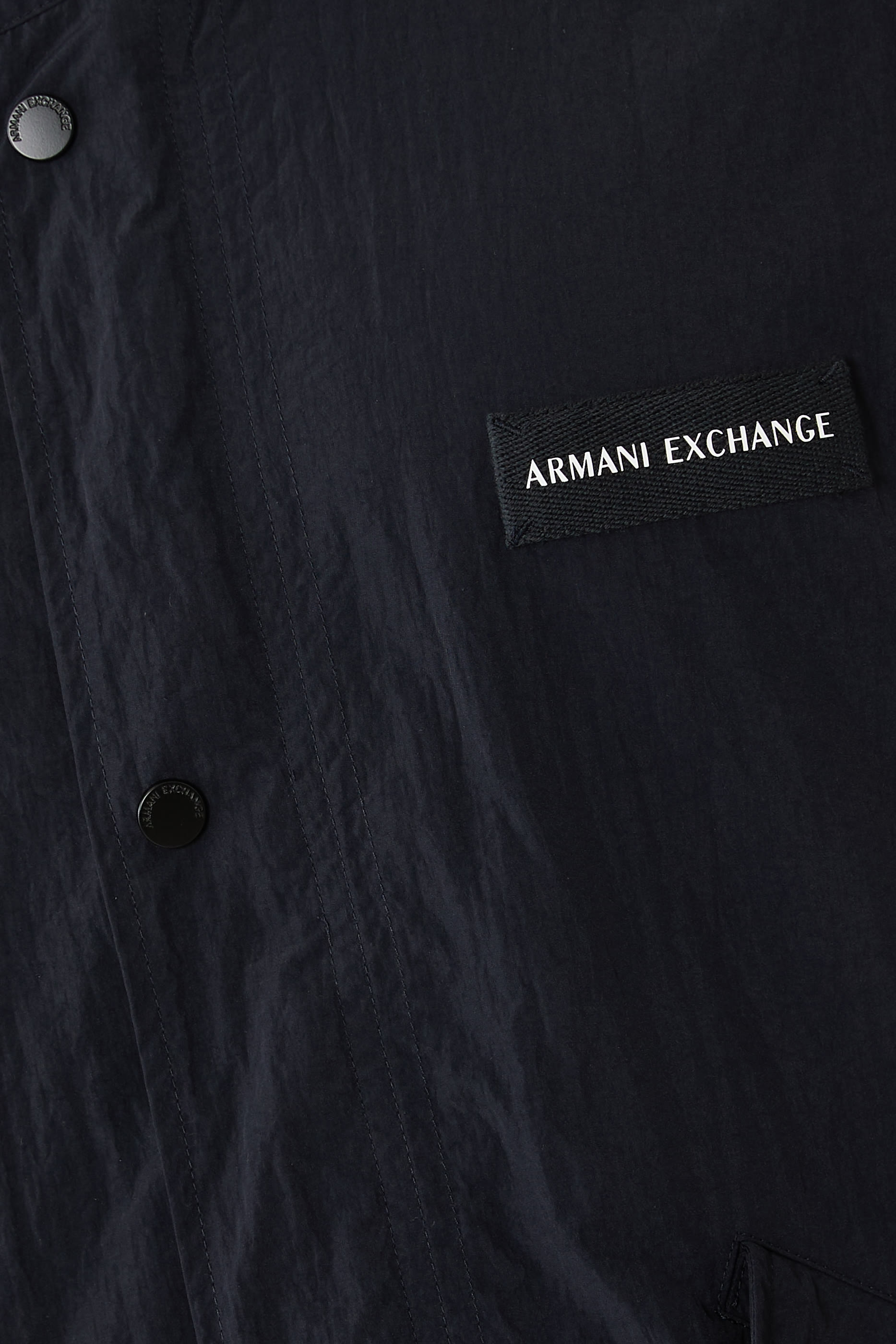 جاكيت بغطاء رأس بشعار الماركة