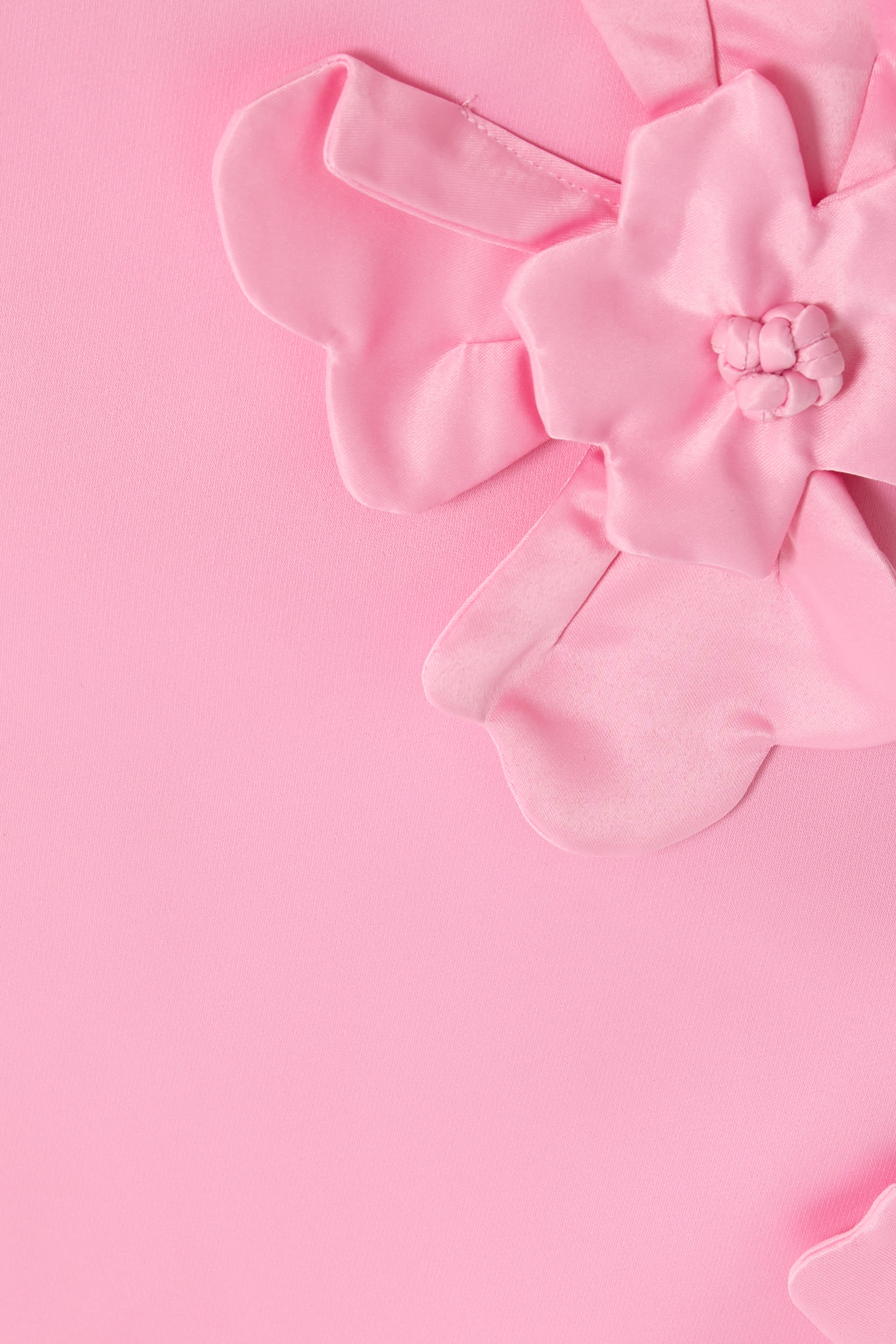 فستان لوسيندا طويل بزهور بارزة الملمس