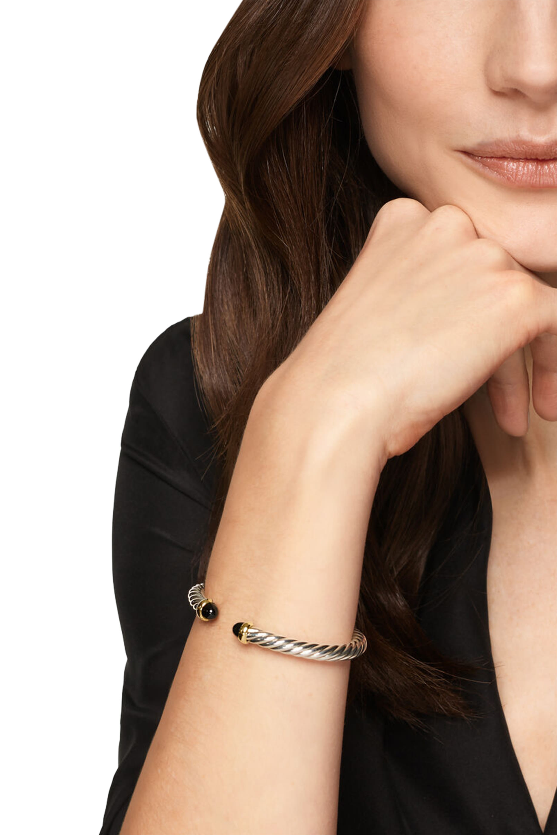 سوار مجدول مرن مرصع بحجر عقيق، ذهب أصفر عيار 14 وفضة استرلينية